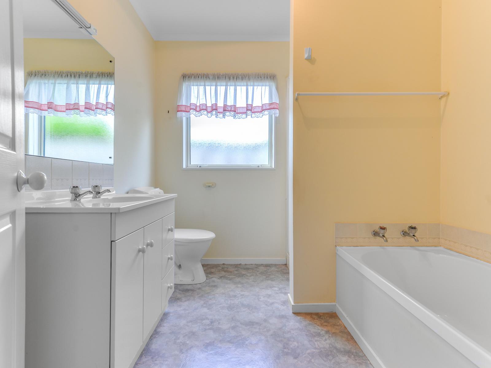 22A Burns Street, Leamington