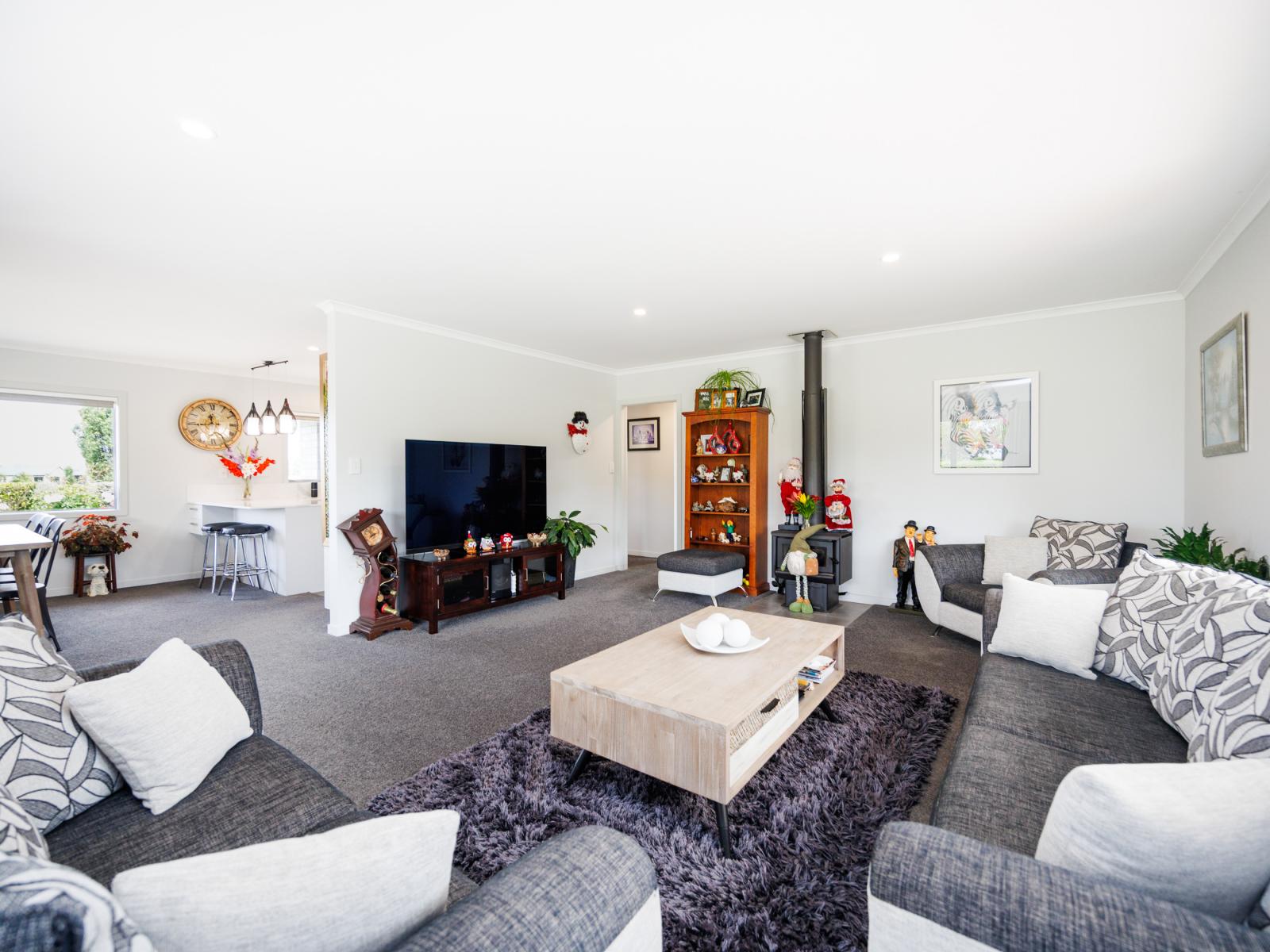 271 Reid Line East, Aorangi