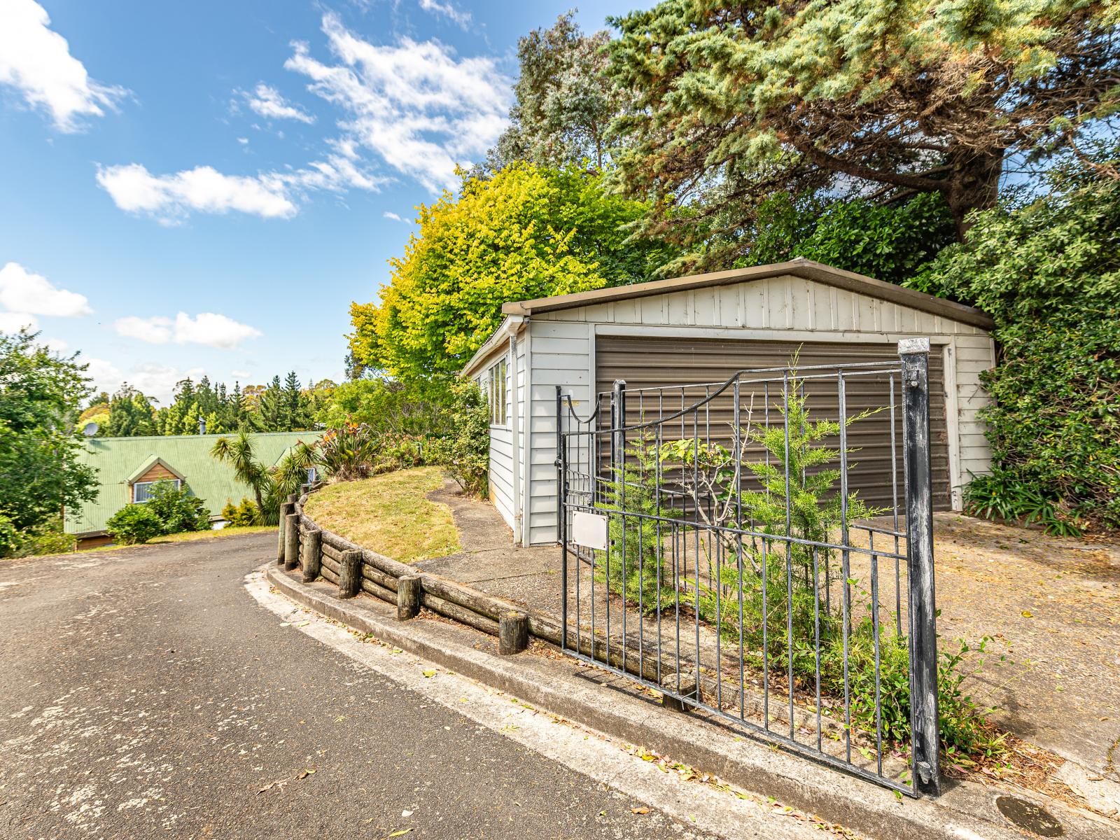 10 D'arcy Road, Bastia Hill