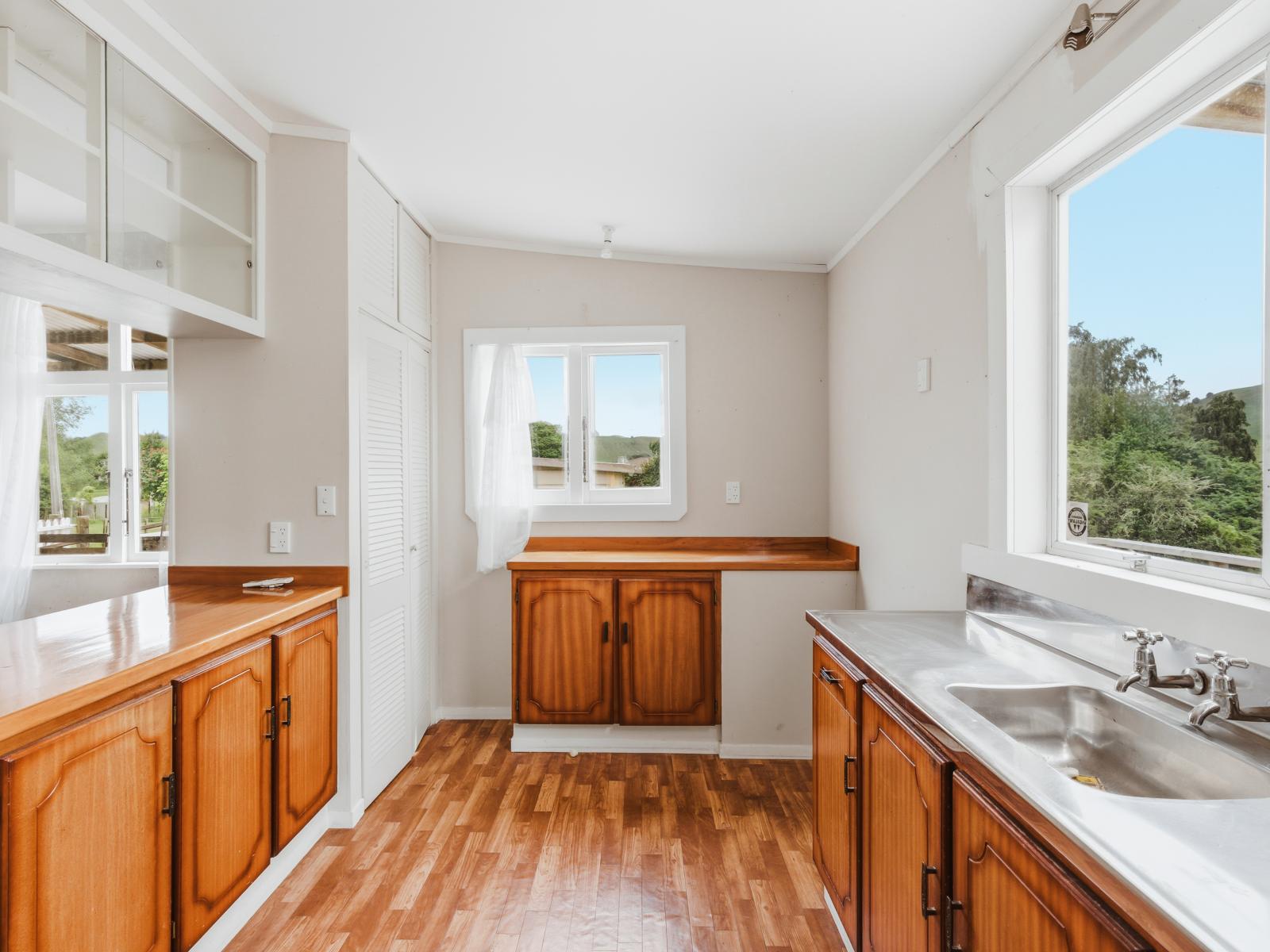 10 and 12 Phillips Street, Matiere