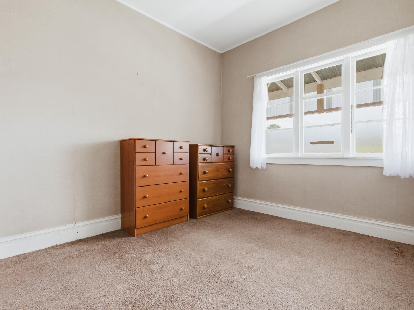 10 and 12 Phillips Street, Matiere