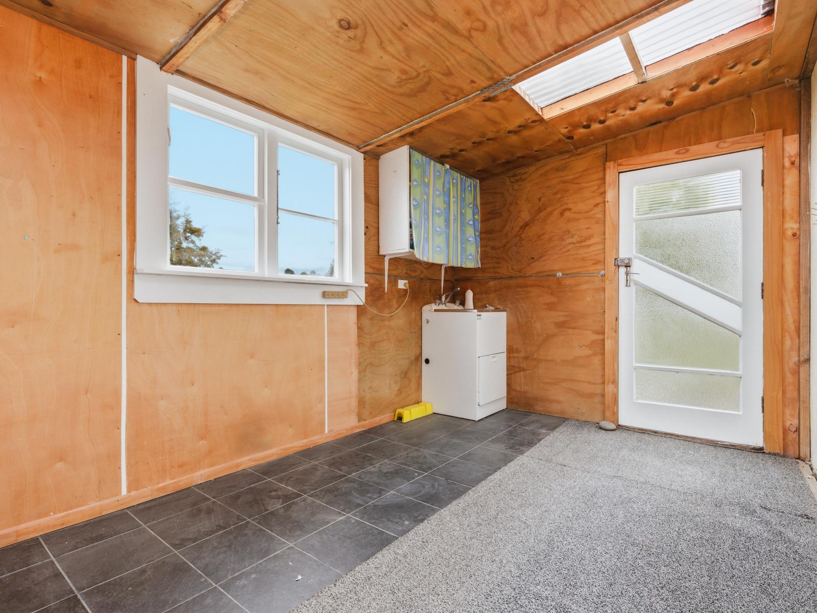 10 and 12 Phillips Street, Matiere