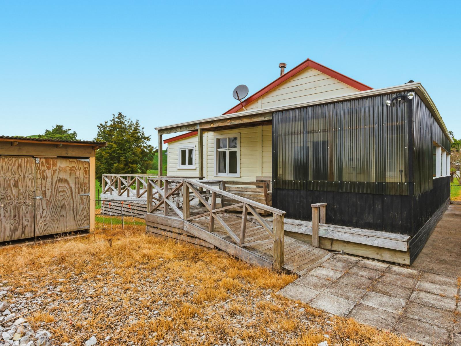 10 and 12 Phillips Street, Matiere