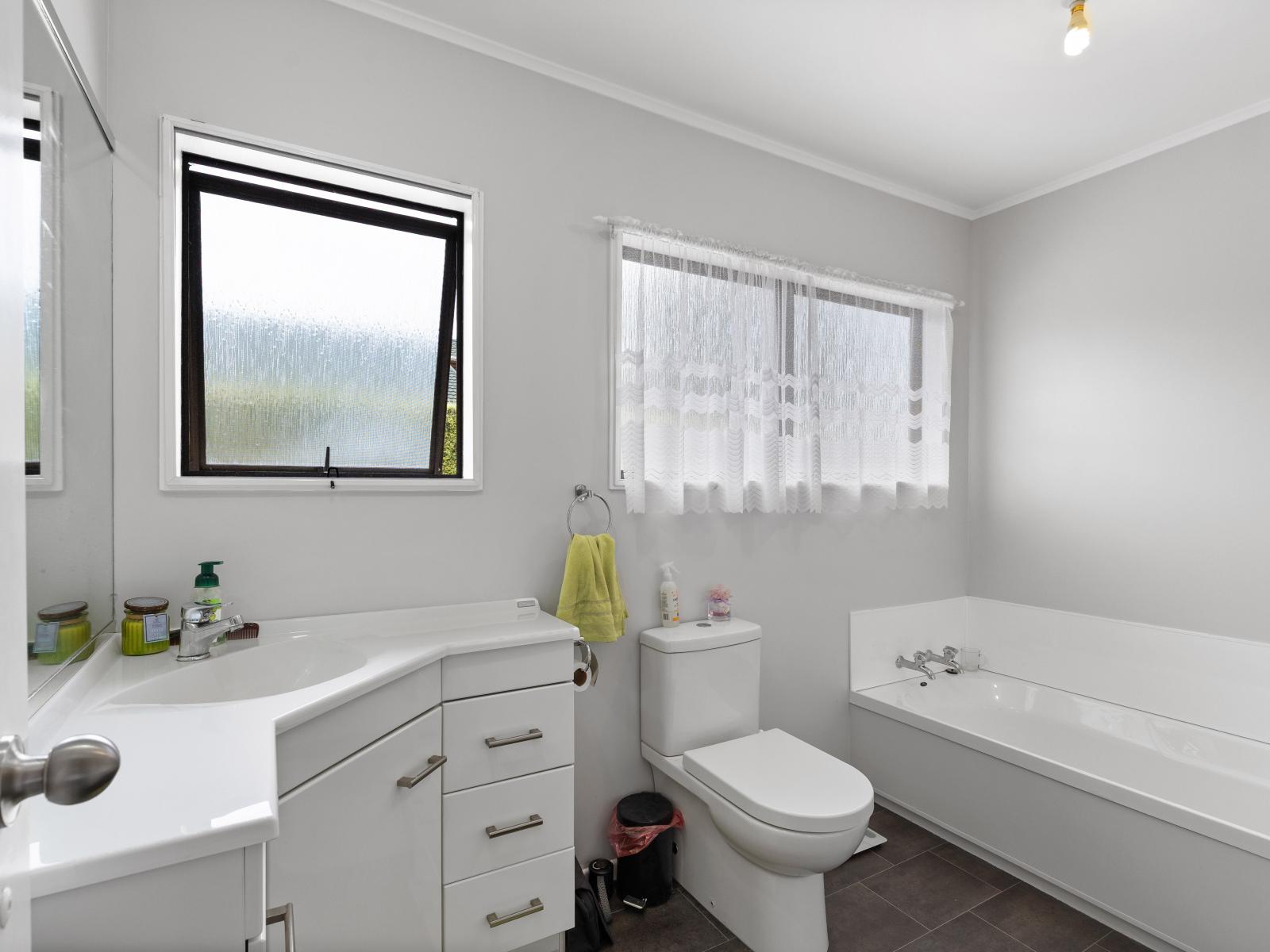 4 Kitchener Place, Putaruru