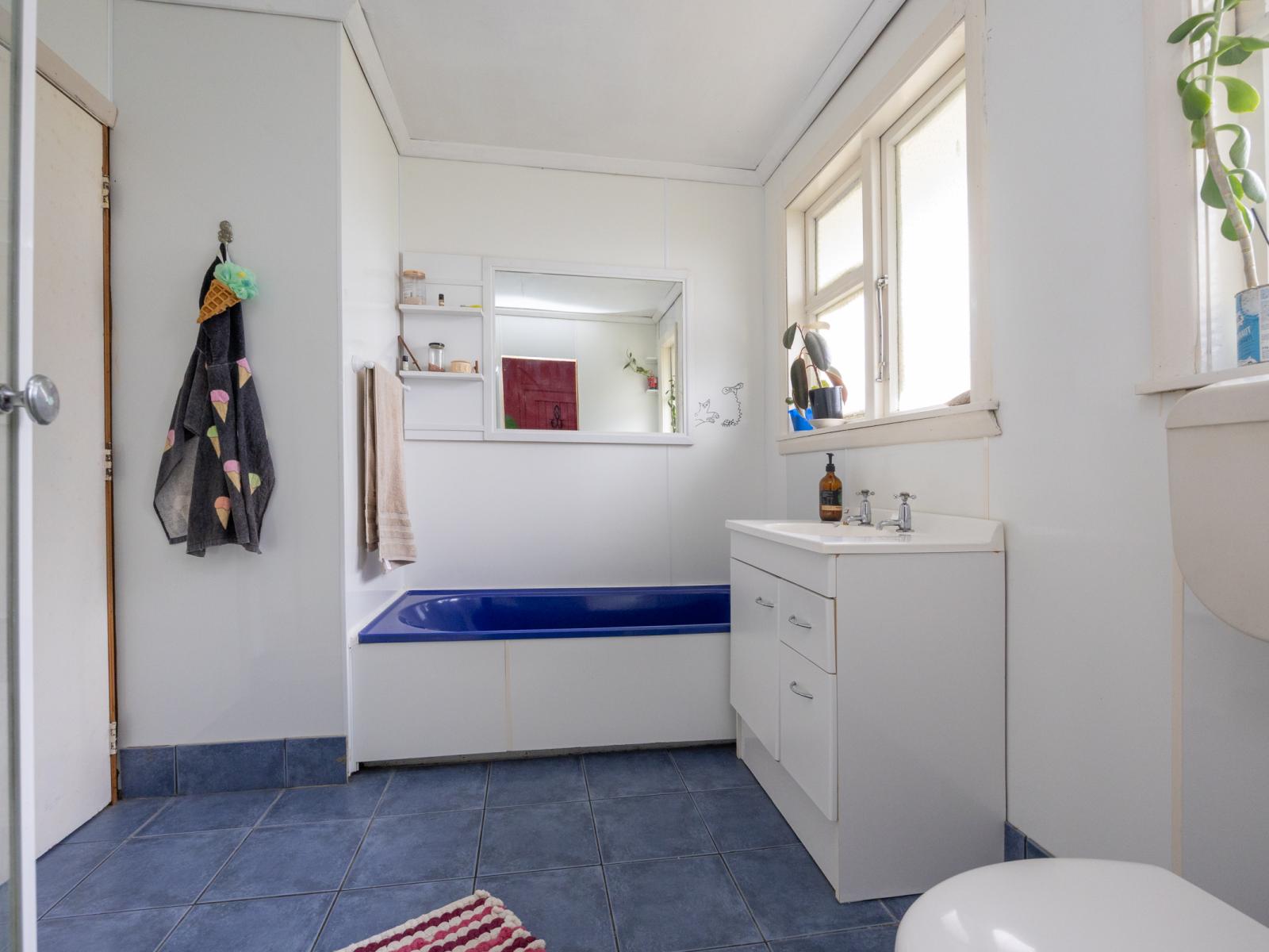 360 State Highway 1, Foxton