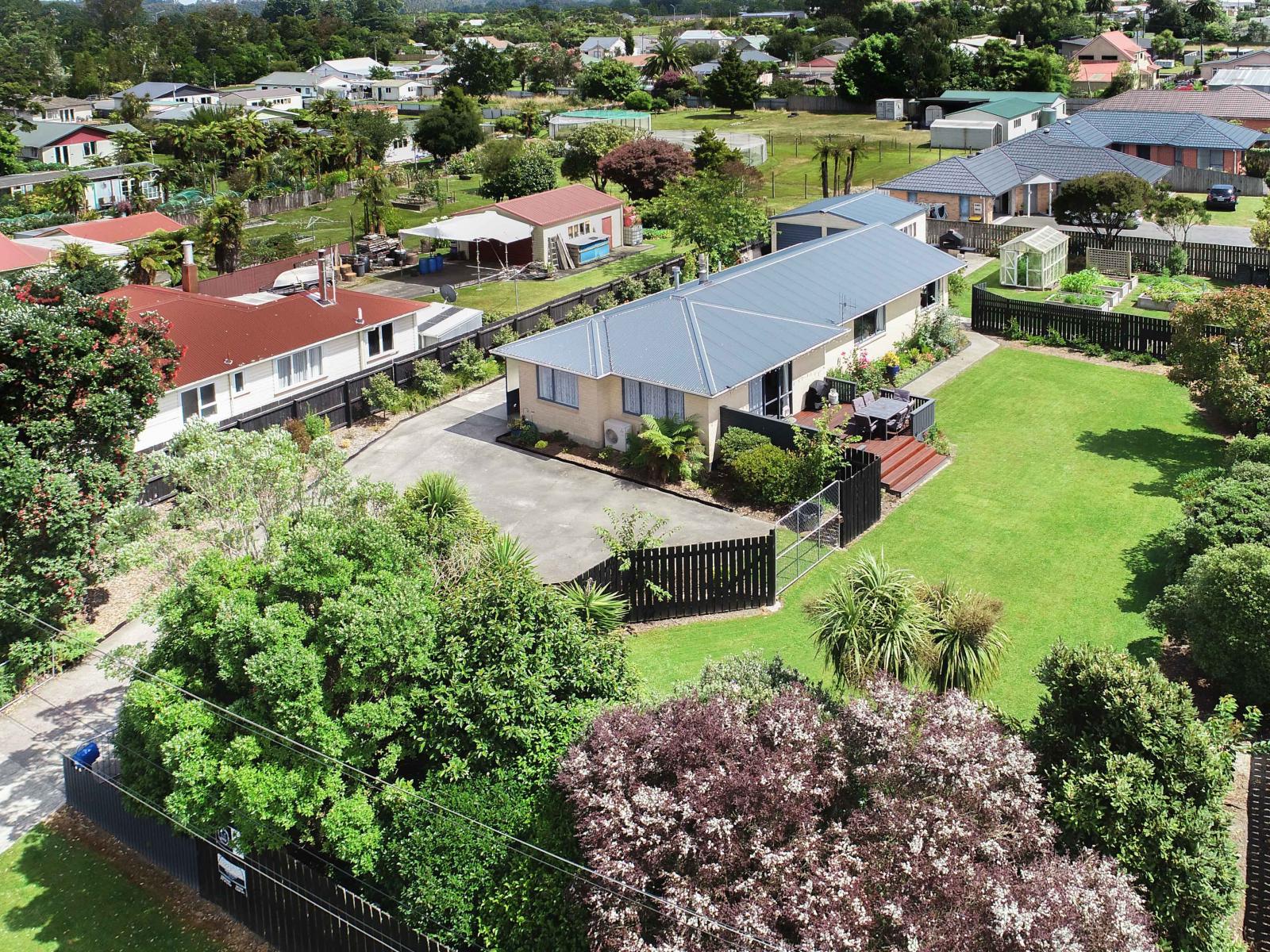 11 Stout Street, Westport