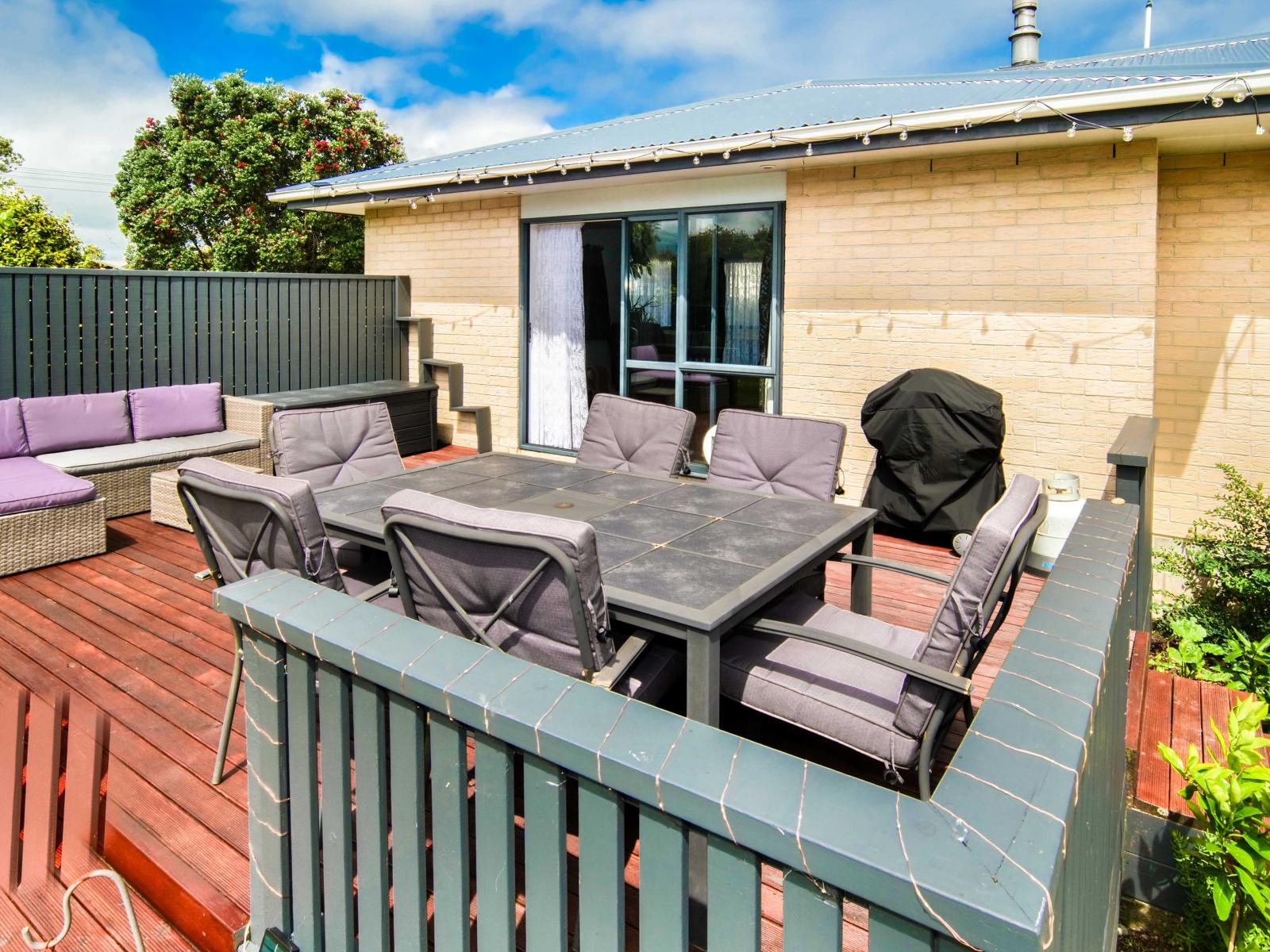 11 Stout Street, Westport