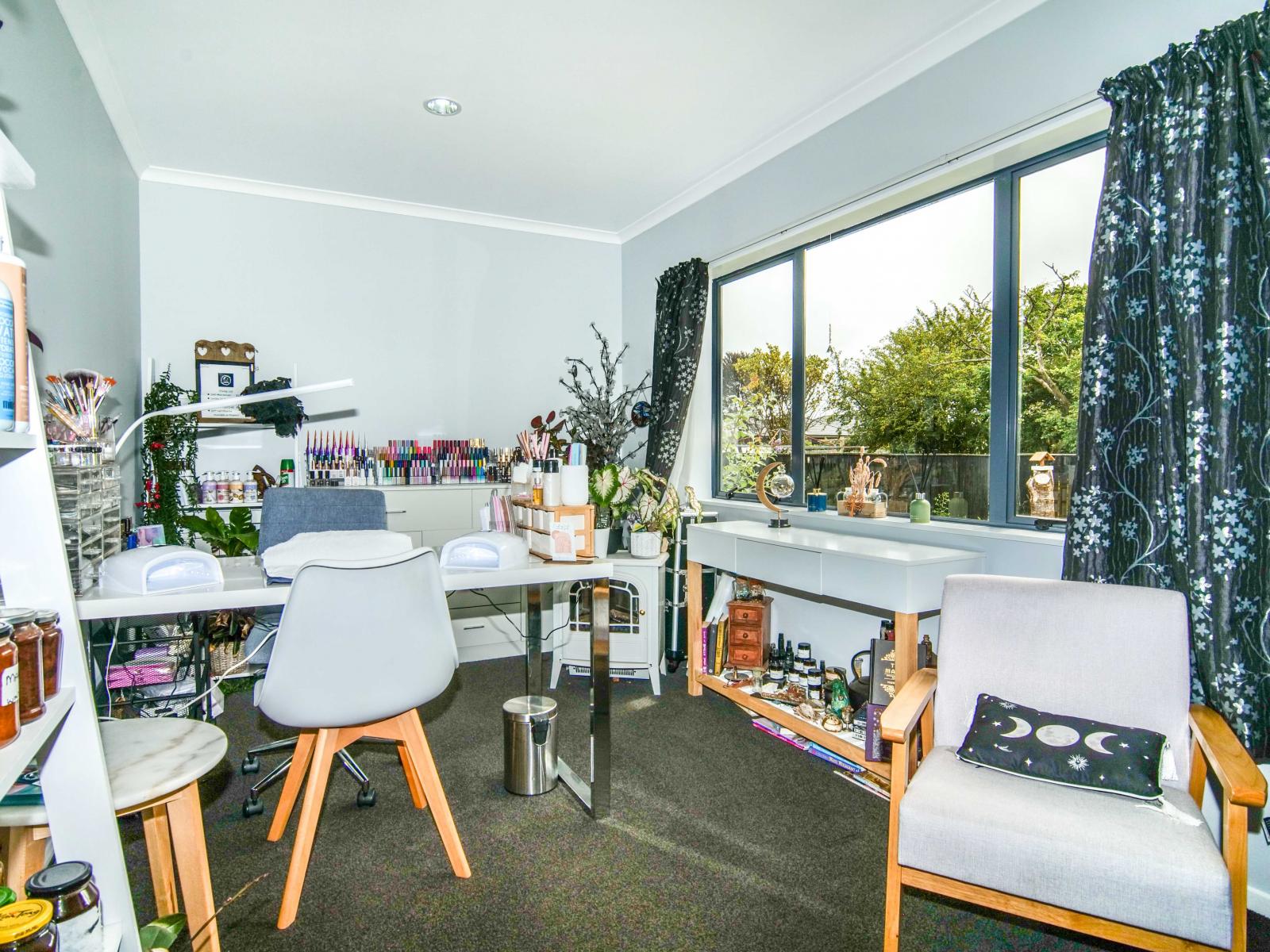 11 Stout Street, Westport