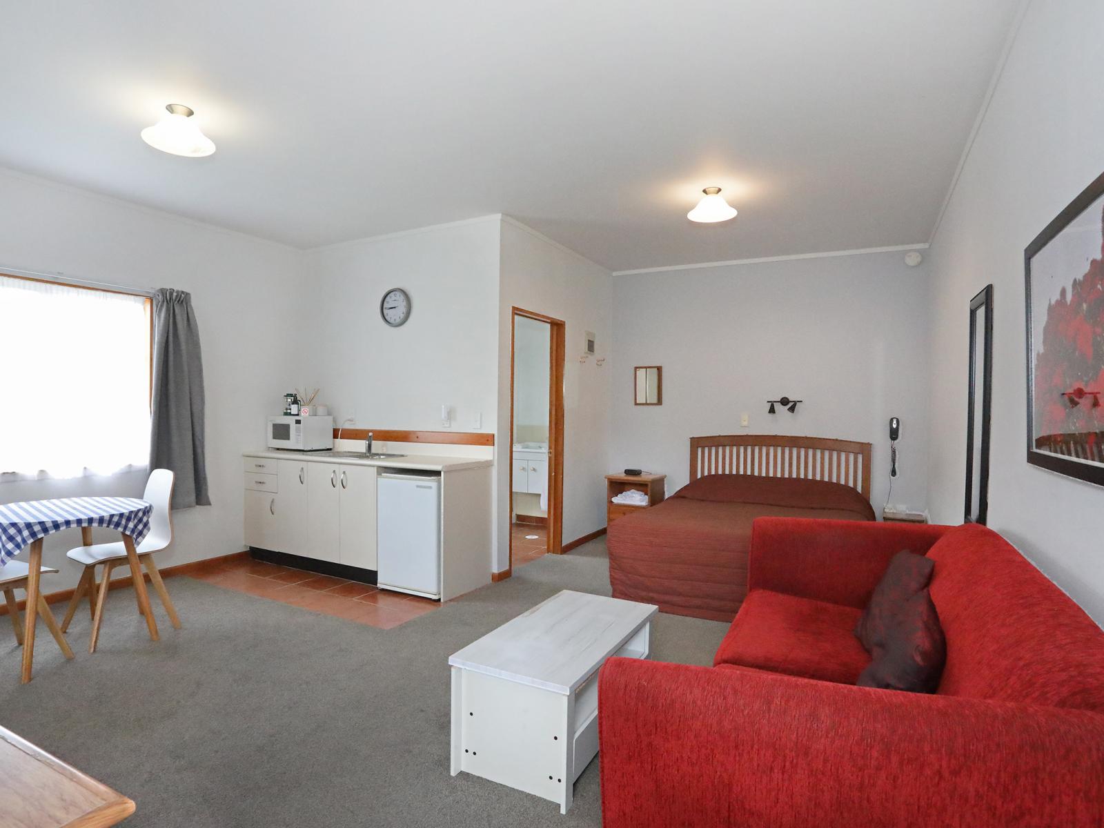 305/307 Fitzherbert Avenue, West End