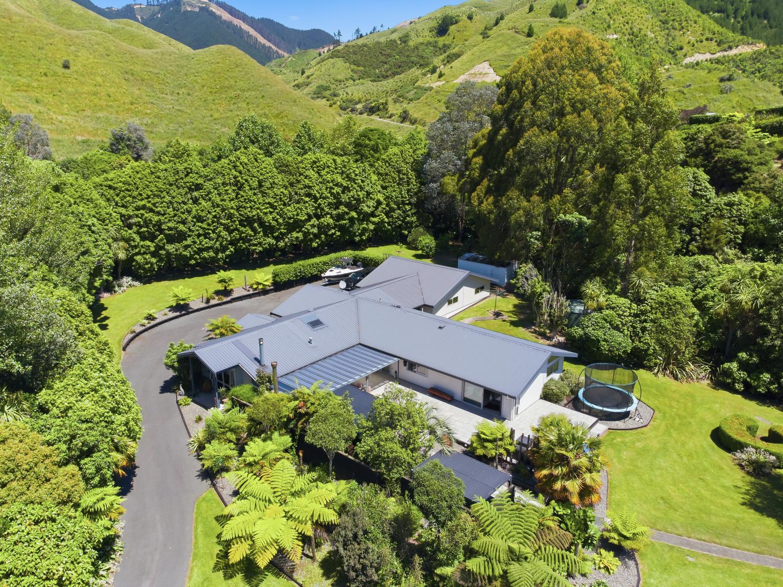 126 Maui Pomare Road, Nikau Valley