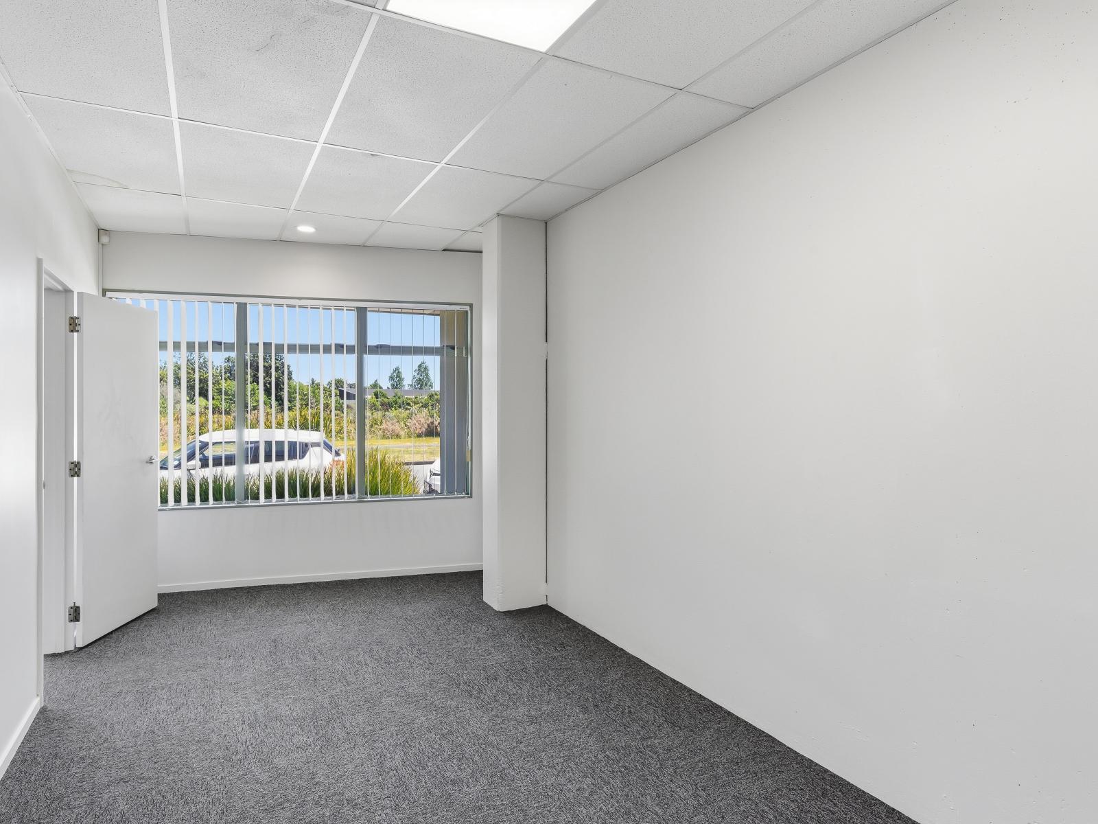 19E Milne Drive, Paraparaumu