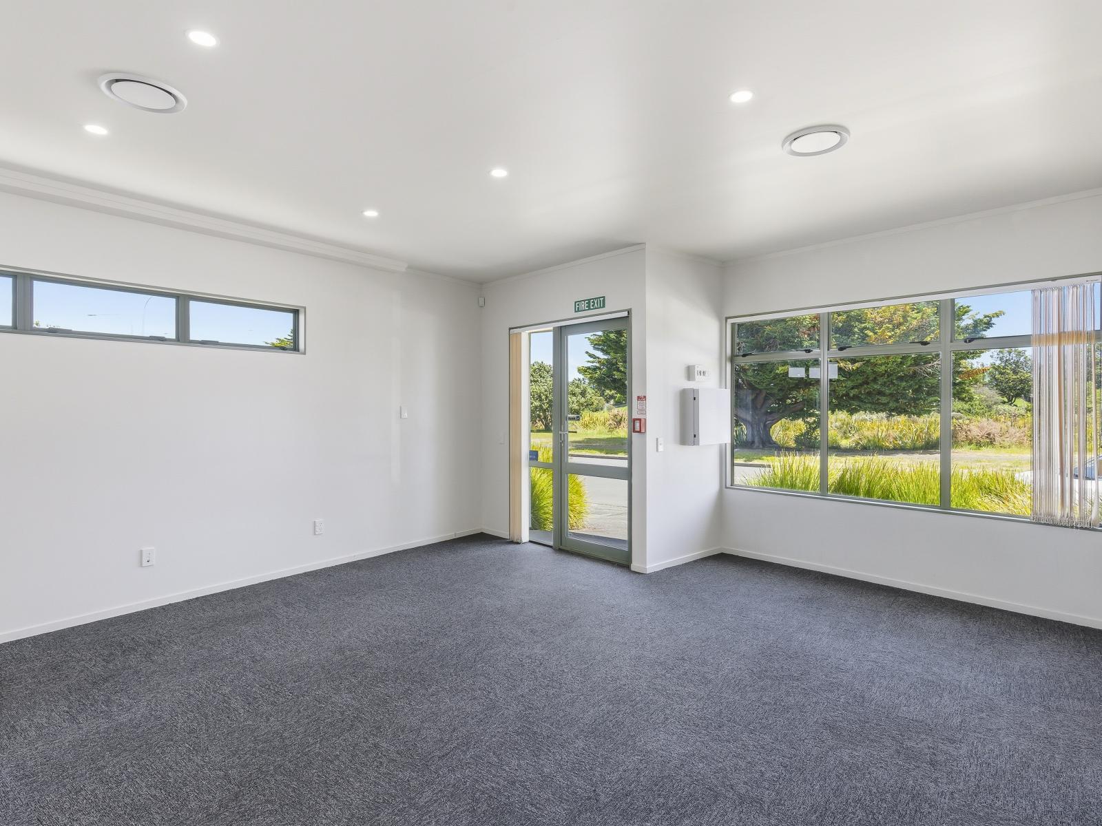 19E Milne Drive, Paraparaumu