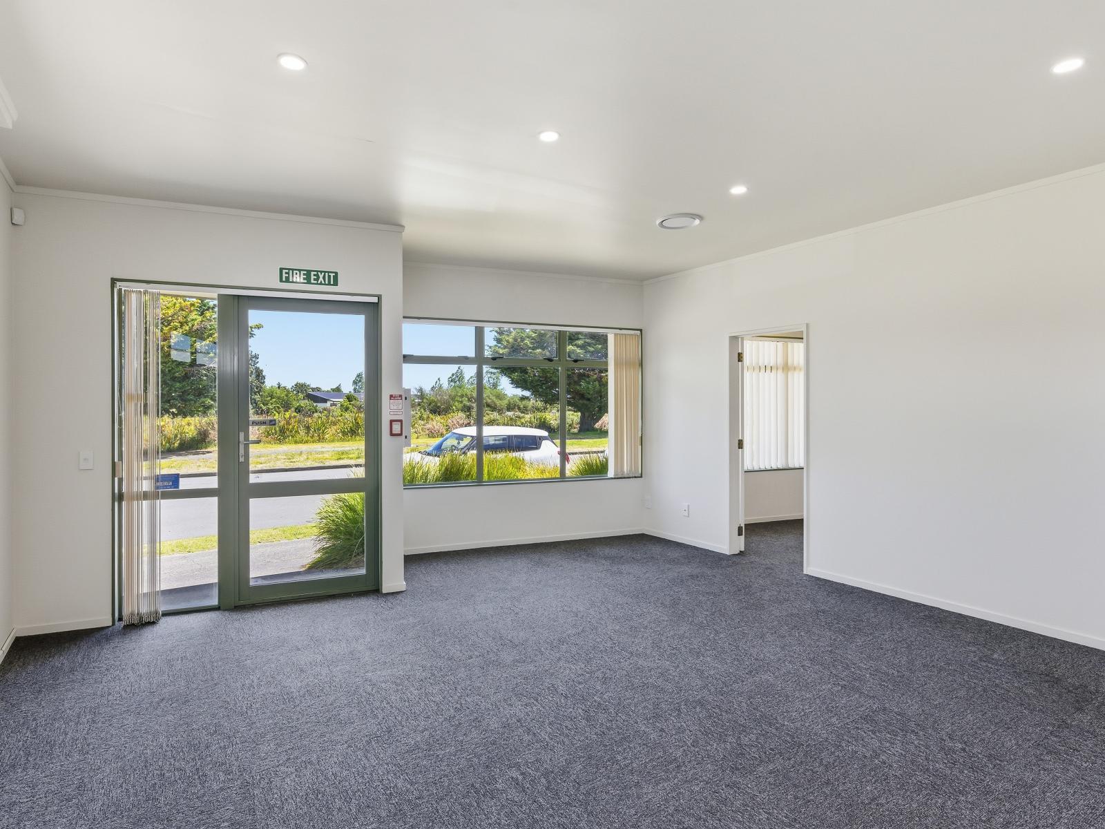 19E Milne Drive, Paraparaumu