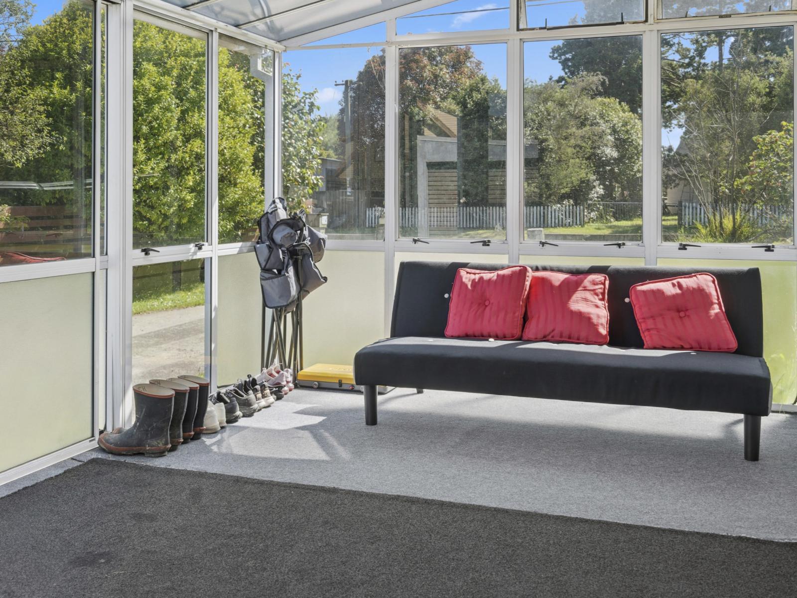 48 Robinson Avenue, Holdens Bay