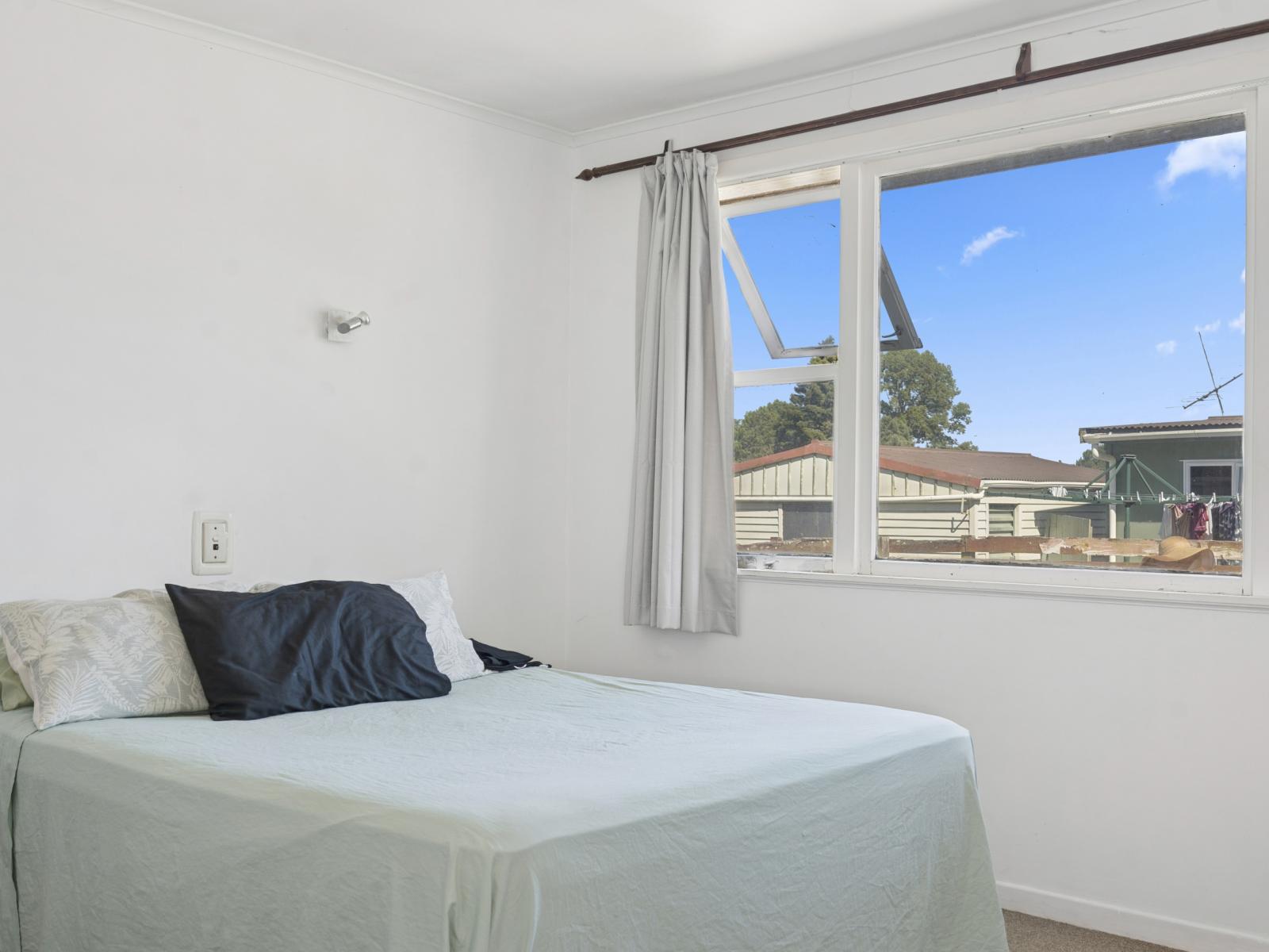 48 Robinson Avenue, Holdens Bay