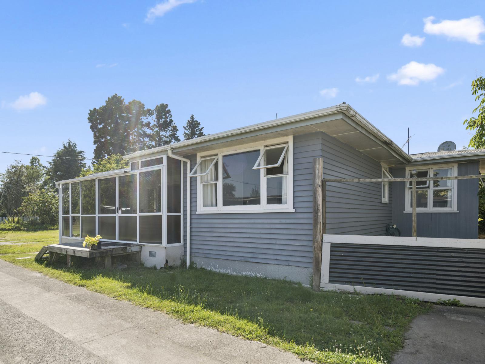 48 Robinson Avenue, Holdens Bay