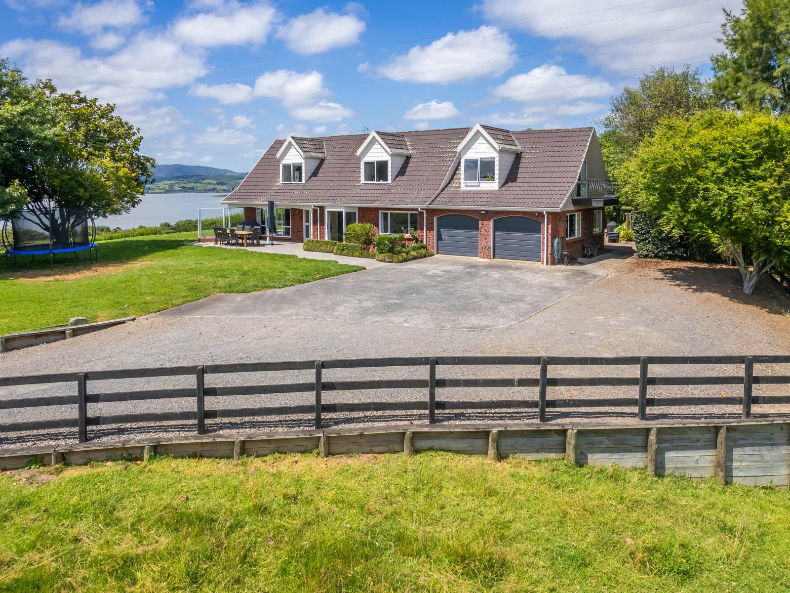 255 Hetherington Road, Huntly