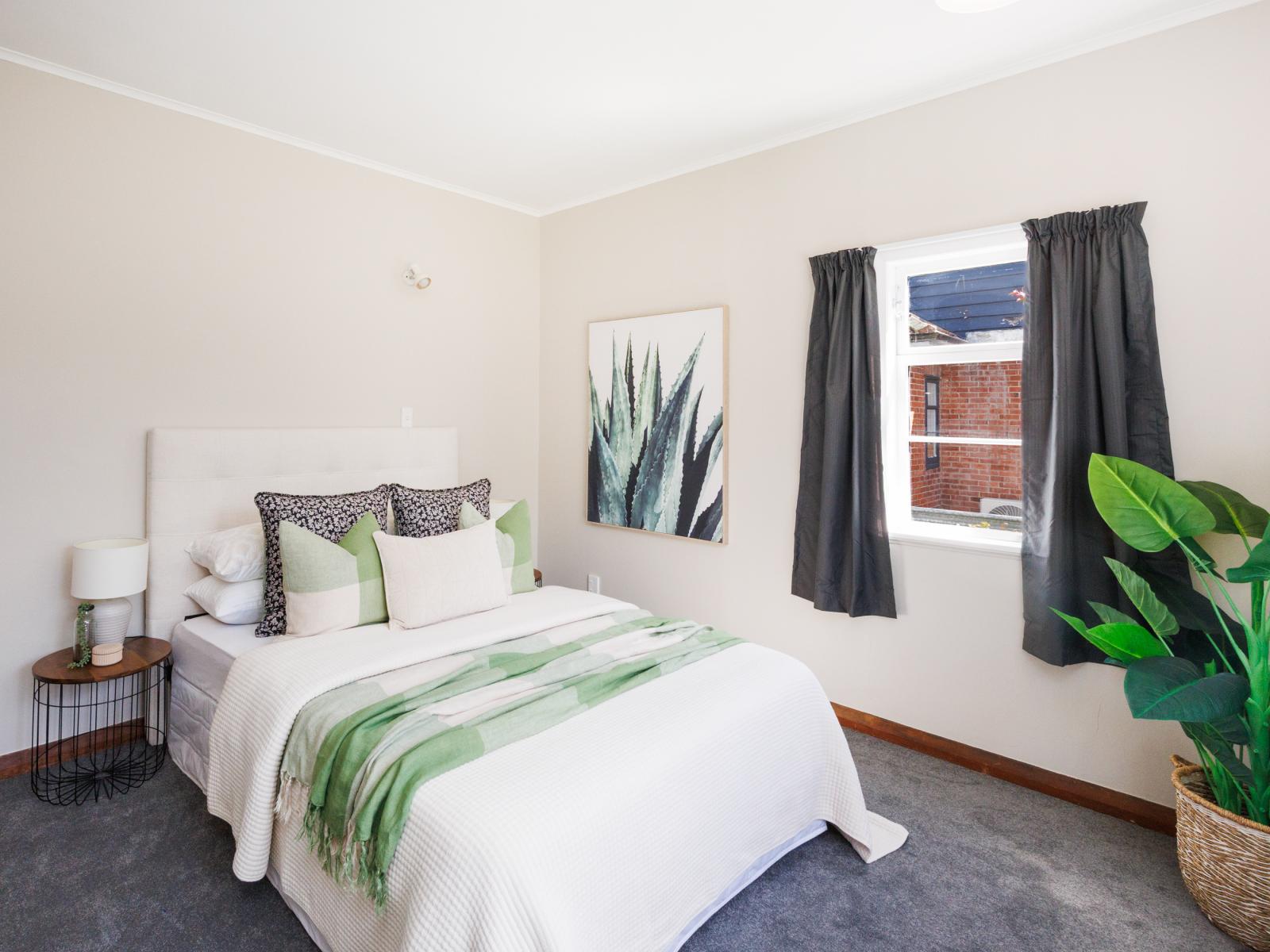 258 College Street, West End