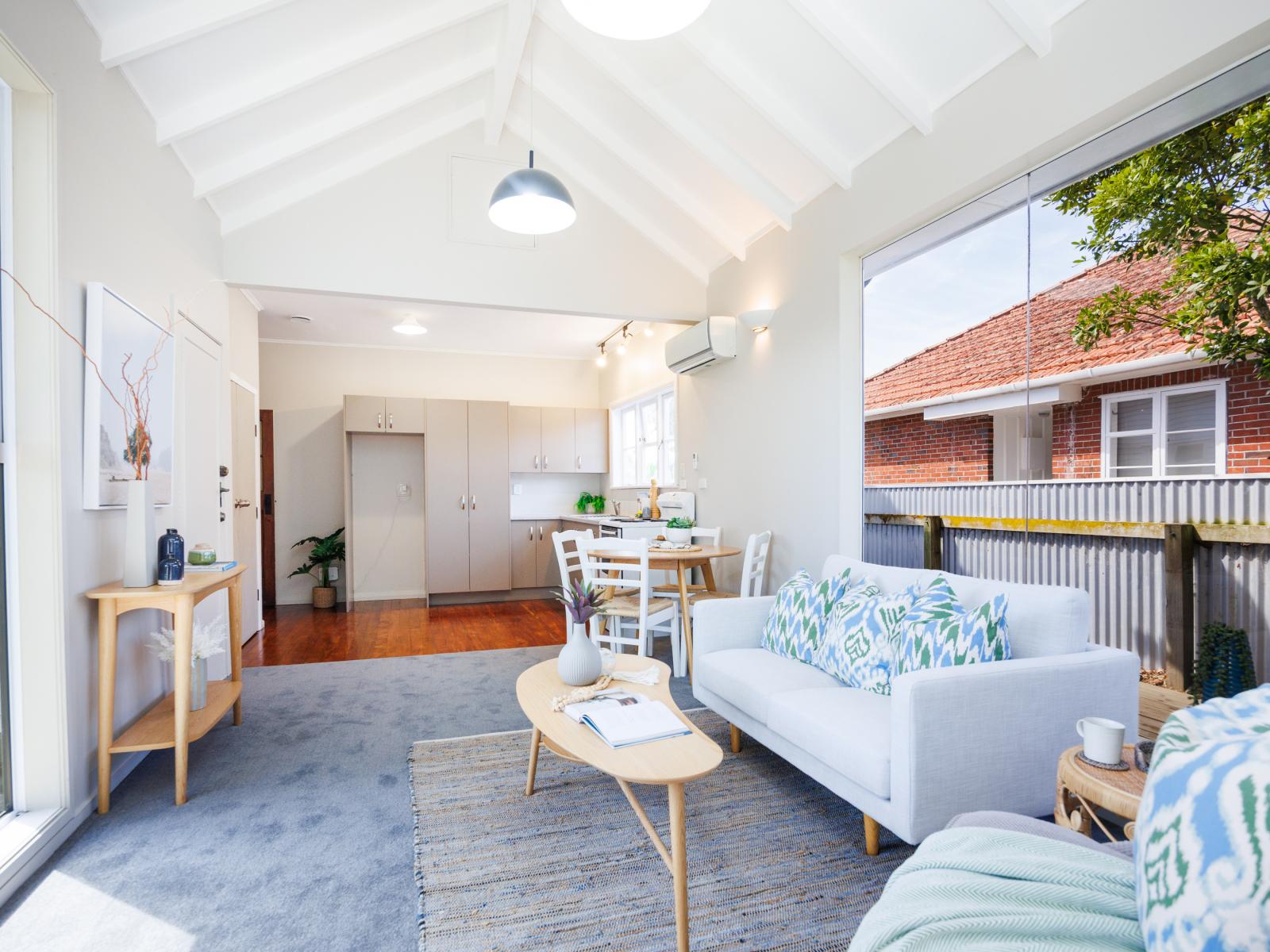 258 College Street, West End