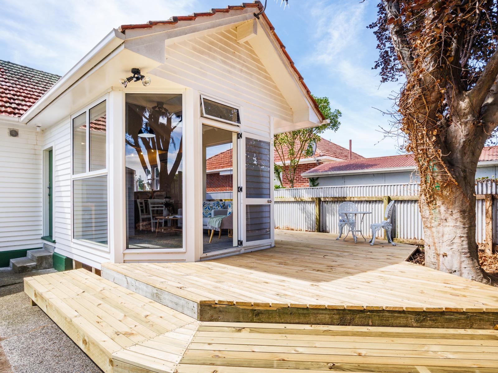 258 College Street, West End