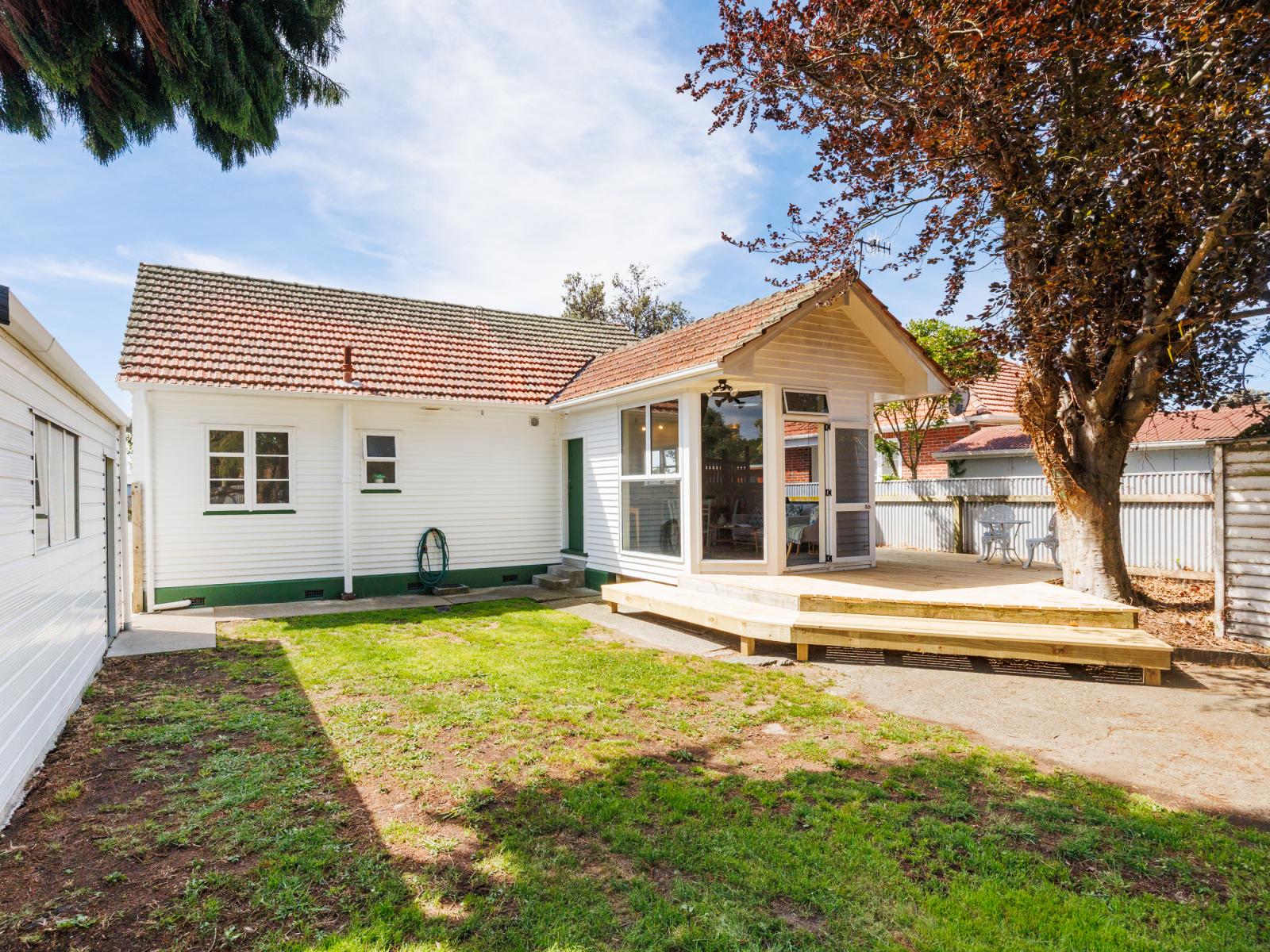 258 College Street, West End