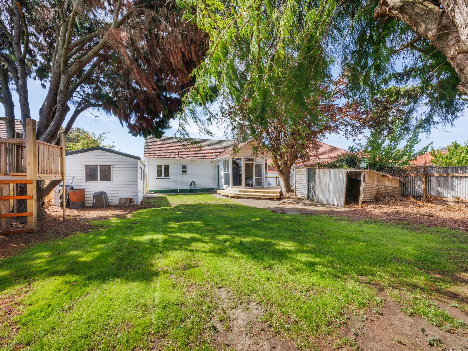 258 College Street, West End