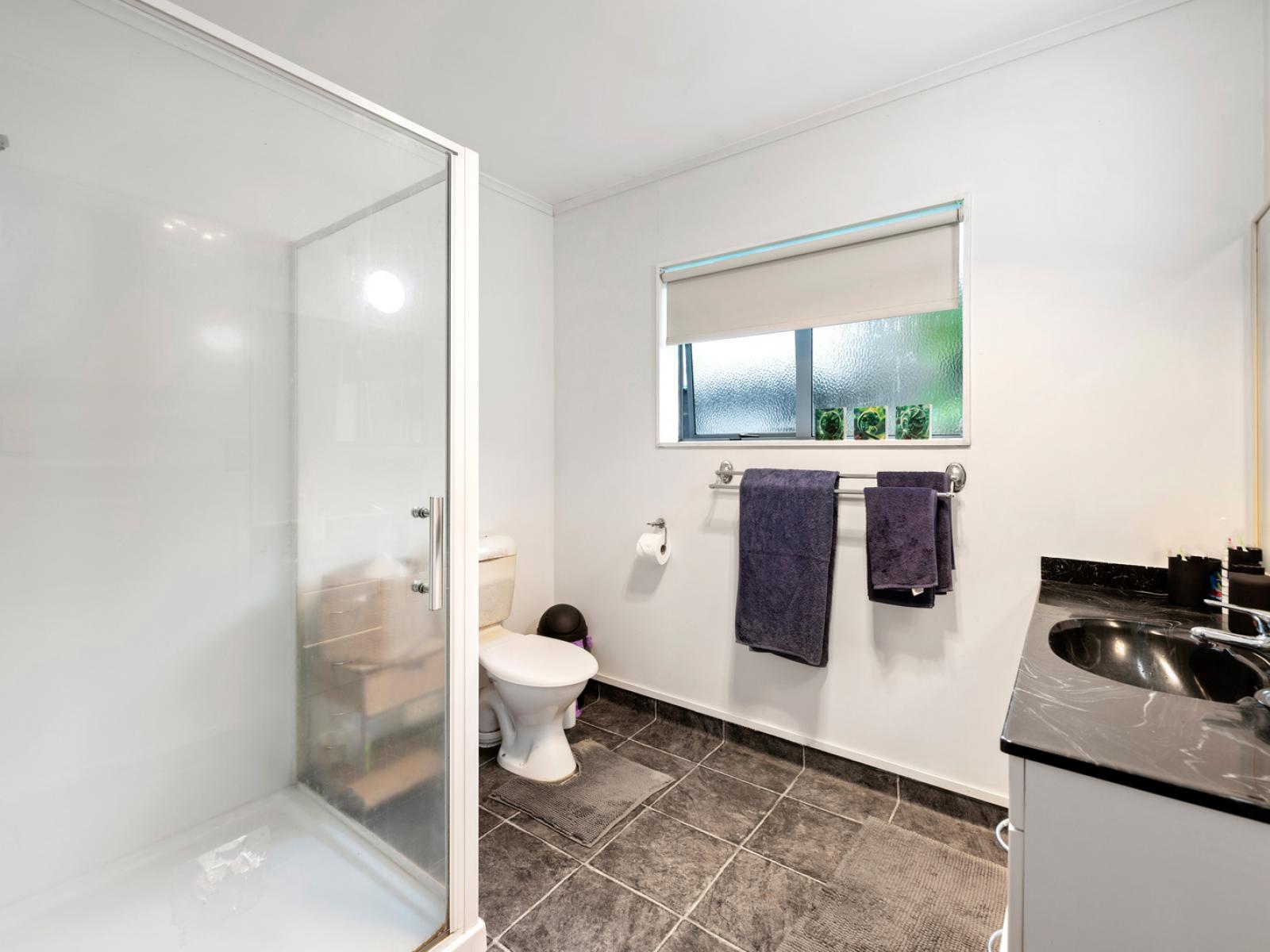 48 Robinson Avenue, Holdens Bay