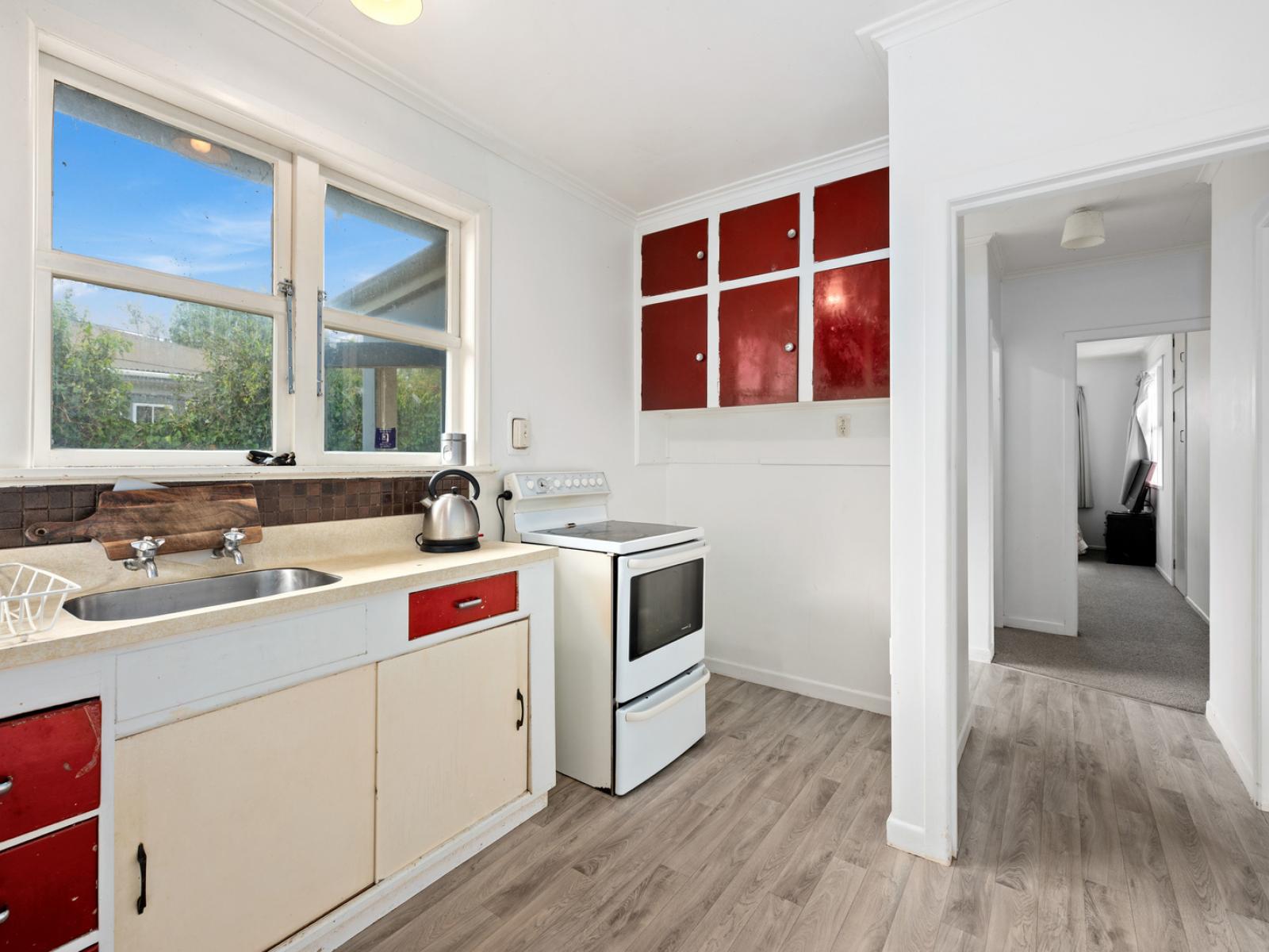 48 Robinson Avenue, Holdens Bay