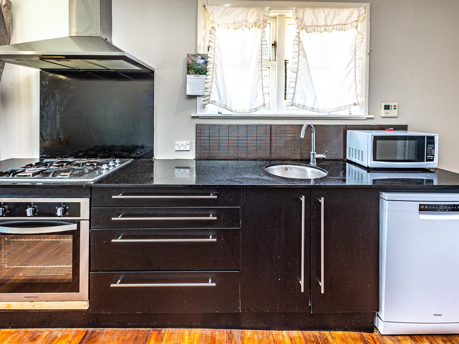 5 Deem Place, Tawhero