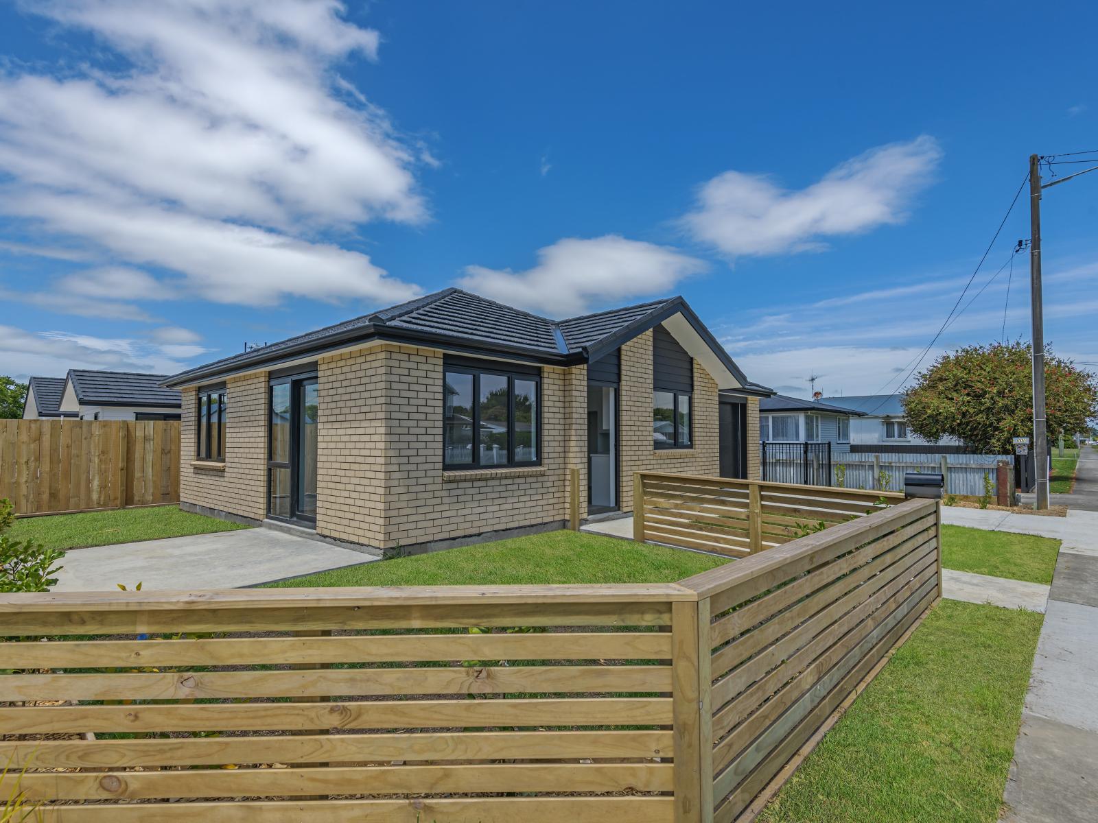 38 Hammond Street, Bulls