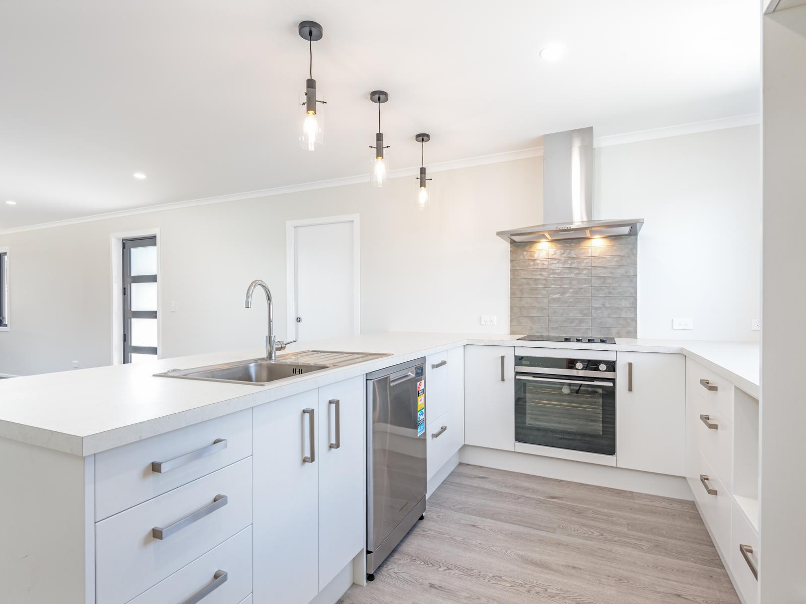 38 Hammond Street, Bulls