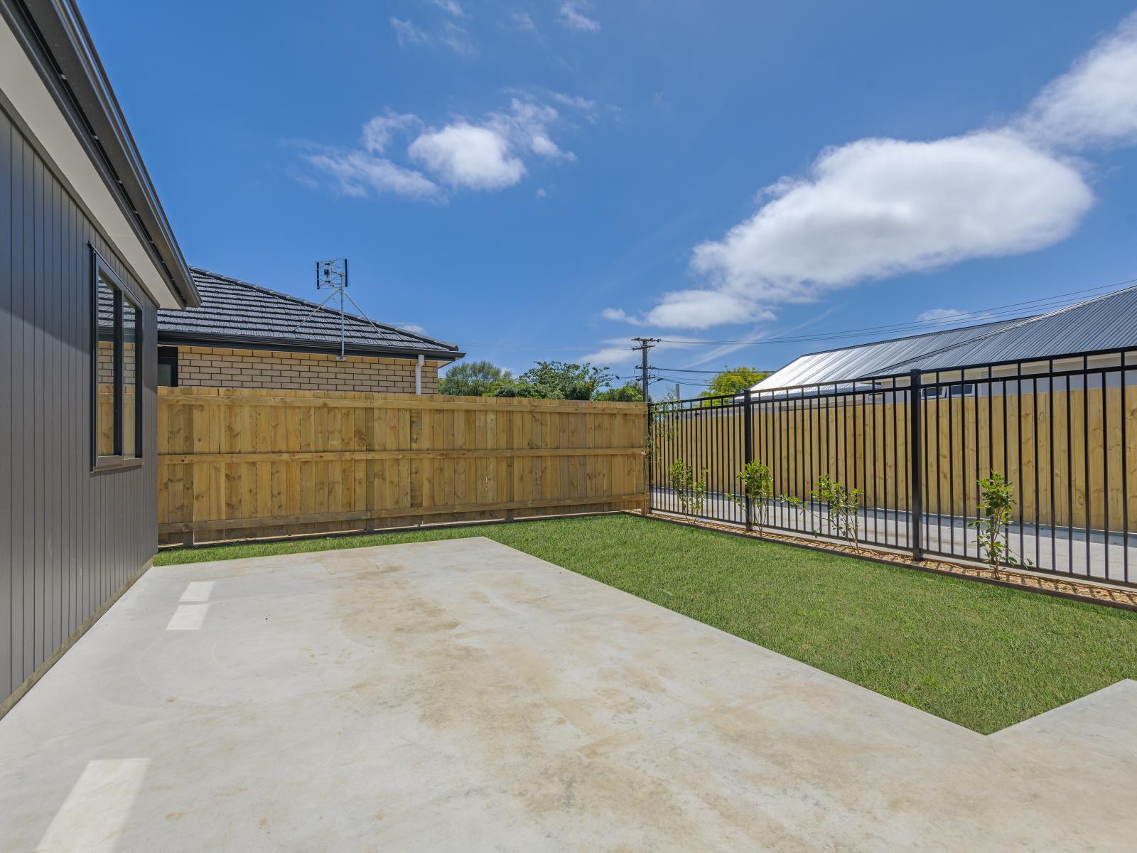 38 Hammond Street, Bulls