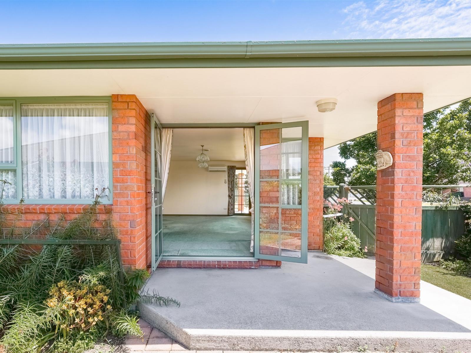 34 Henley Street, Westport