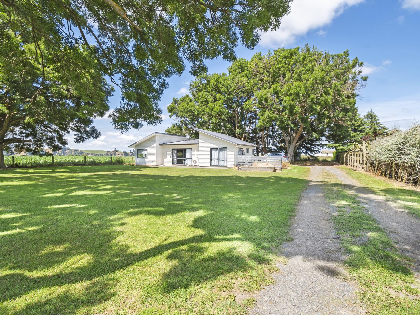 1974 Kimbolton Road, Kiwitea