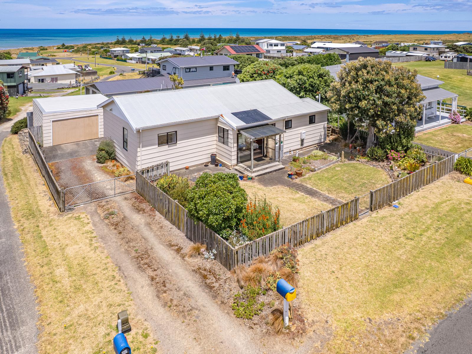 13 Okiwa Terrace, Waiinu Beach