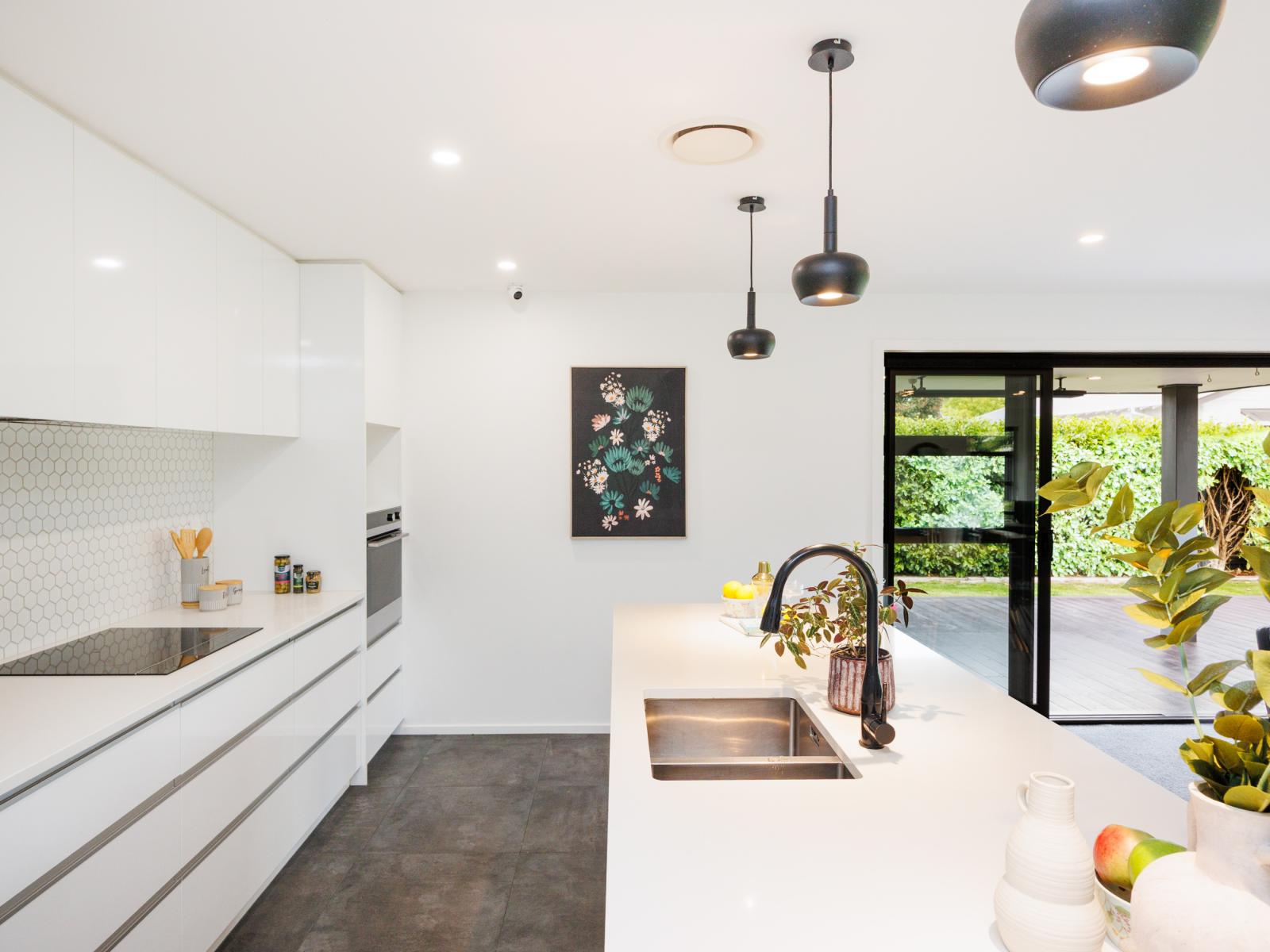 324A College Street, West End