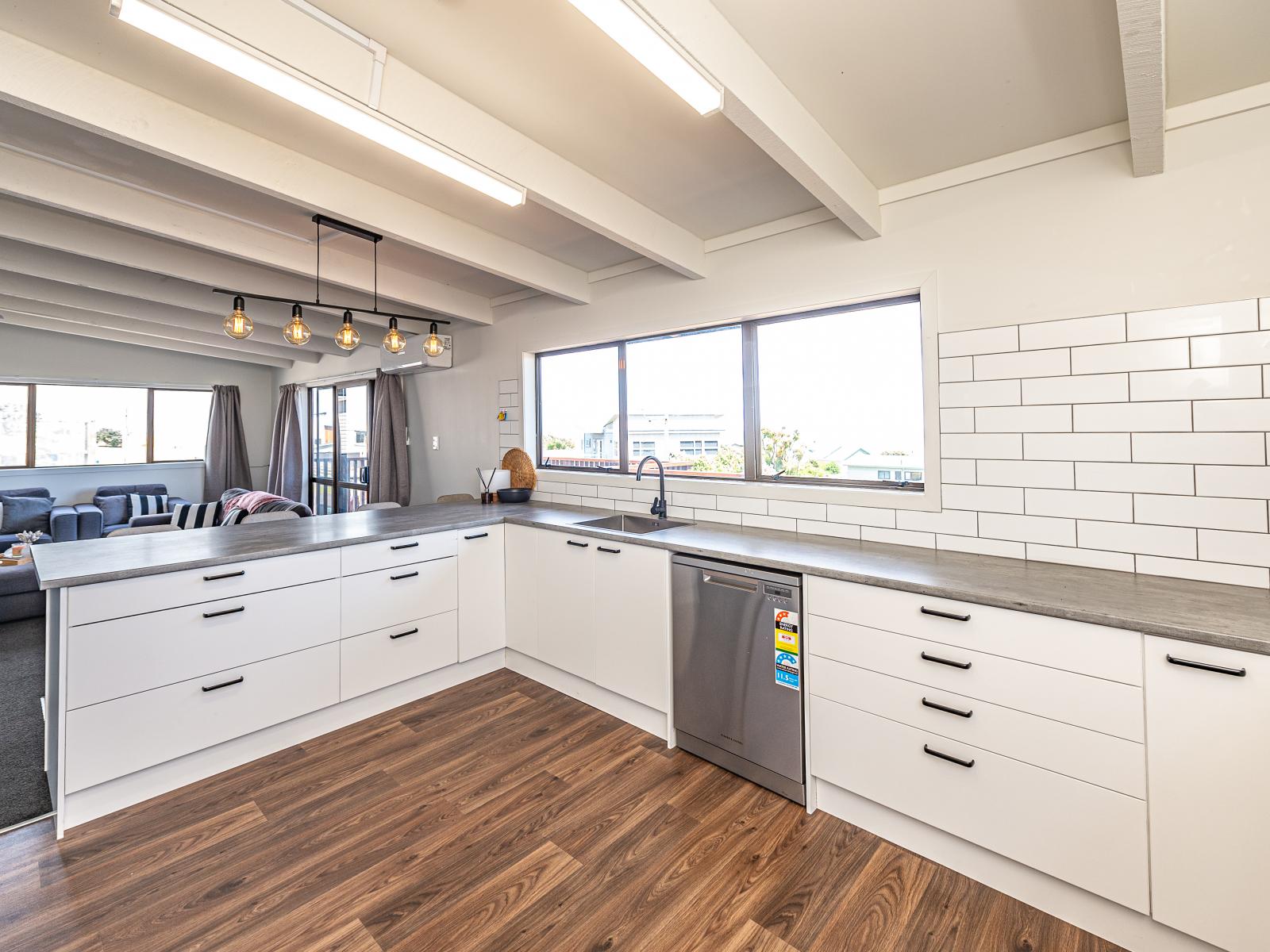 14 Okiwa Terrace, Waiinu Beach