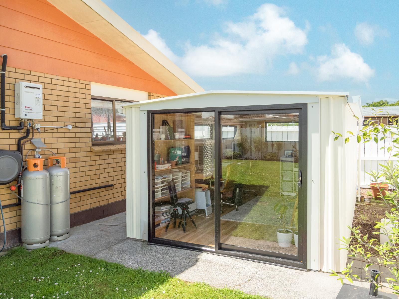 8 Conrad Place, Leamington