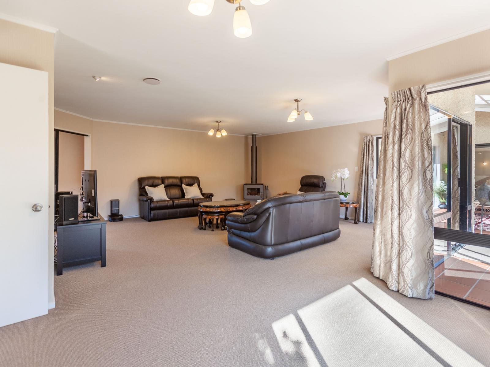 6 Bishops Close, Greenmeadows