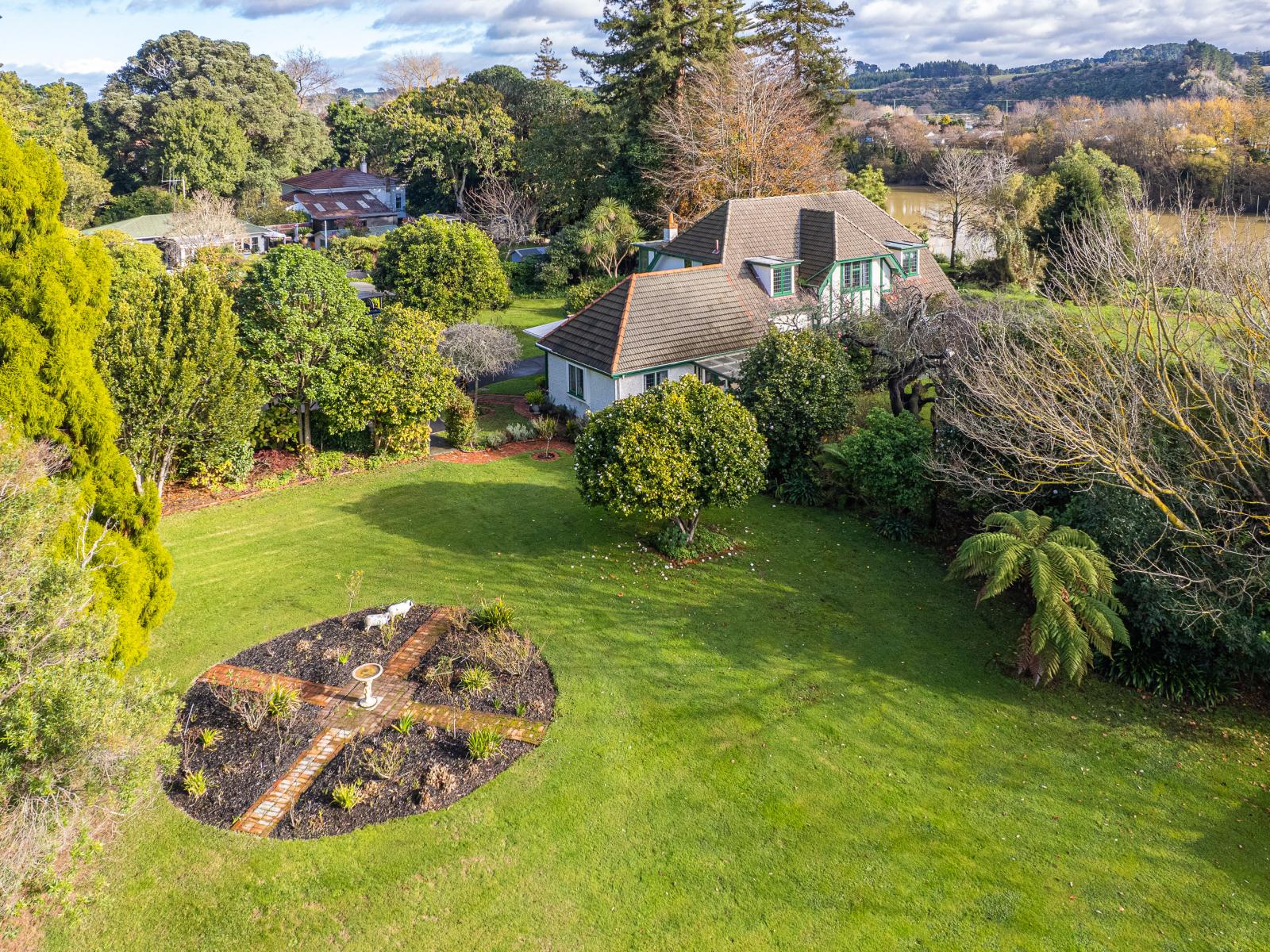 33 Riverbank Road, Okoia