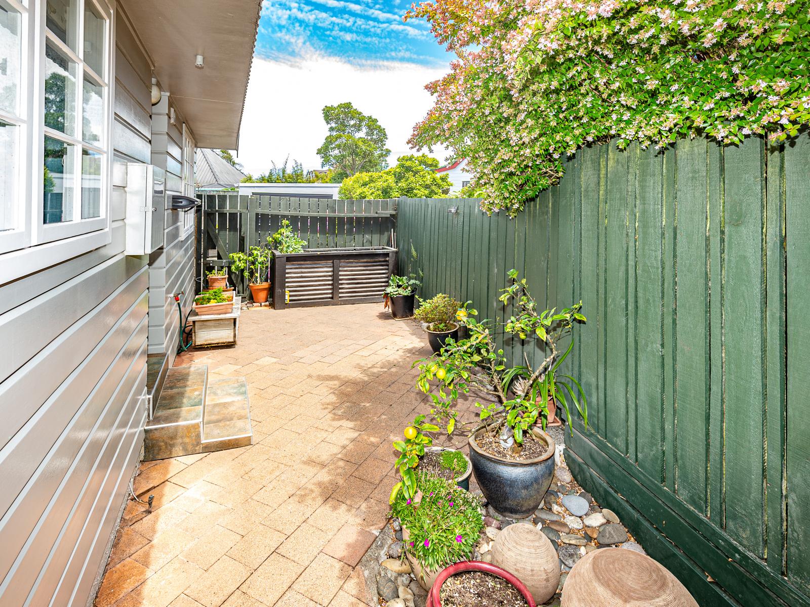 5A Alexa Place, St Johns Hill