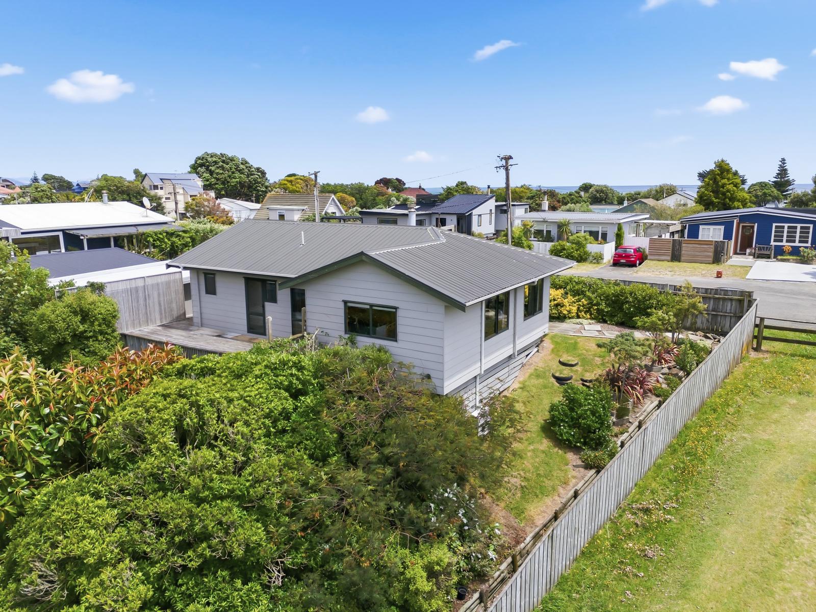 130 Renown Road, Raumati South