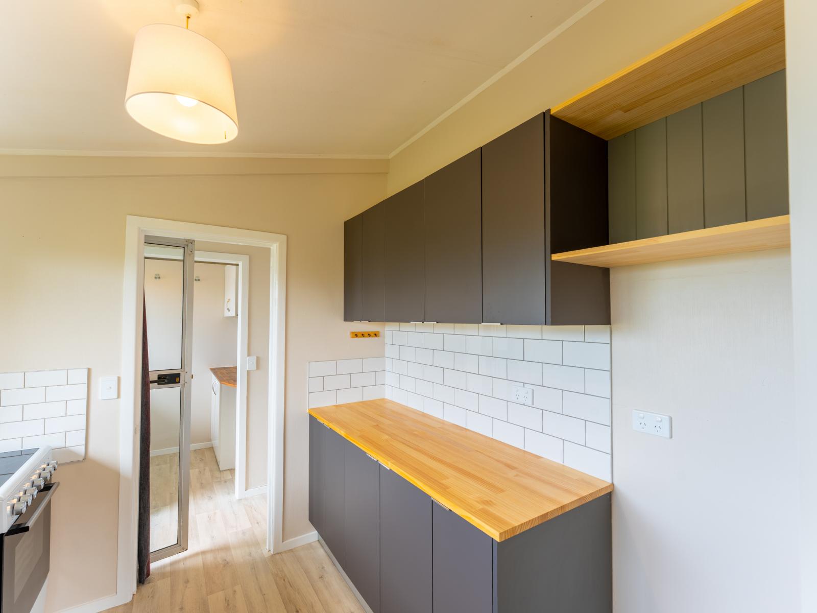 2/23 Baker Street, West End