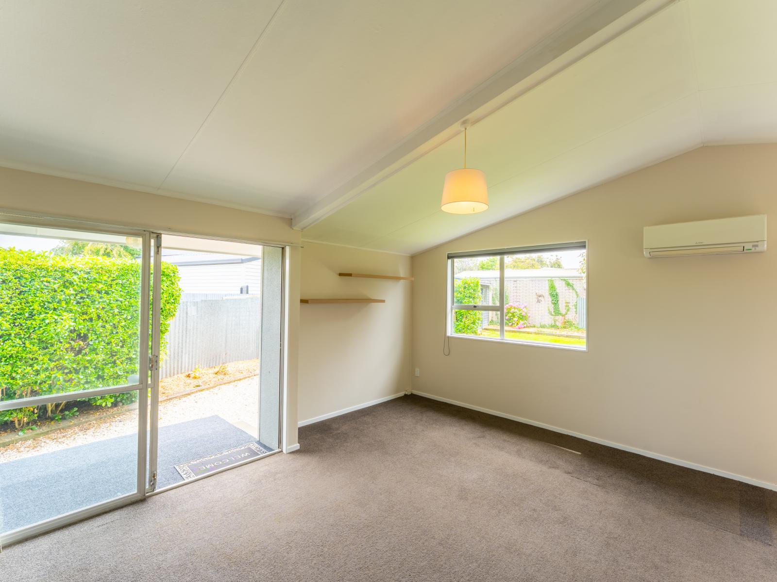 2/23 Baker Street, West End