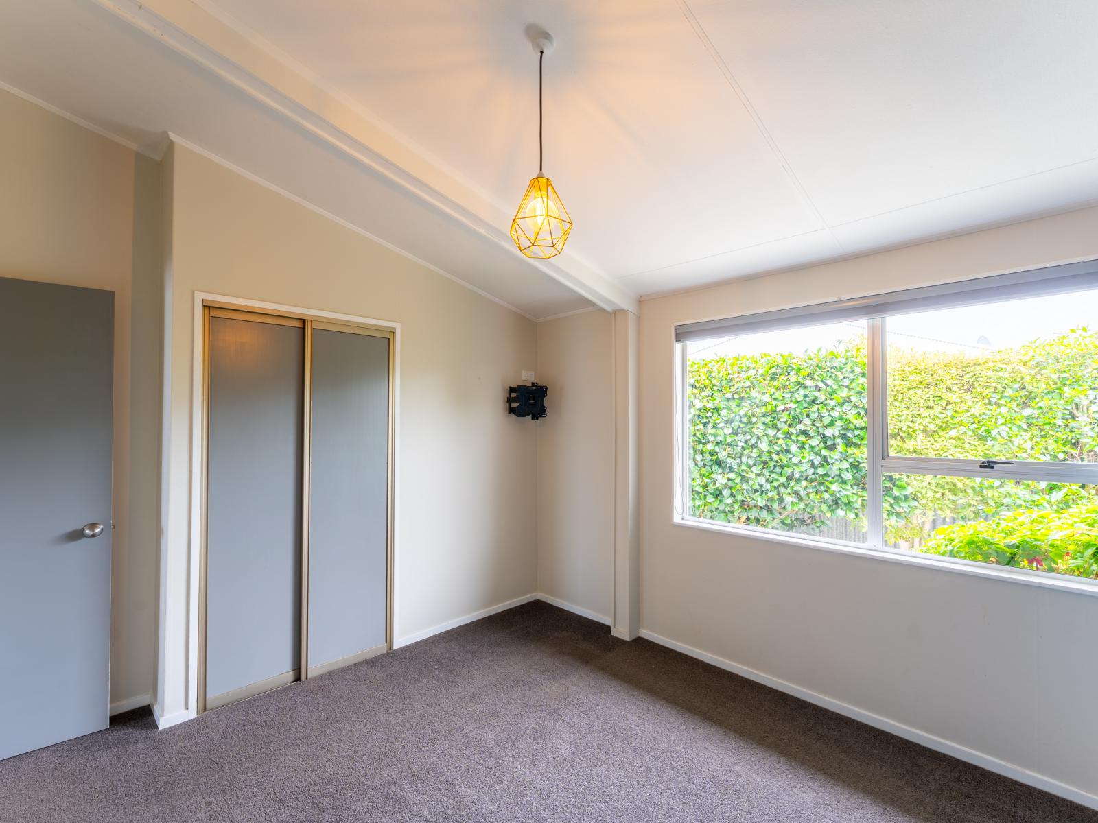 2/23 Baker Street, West End