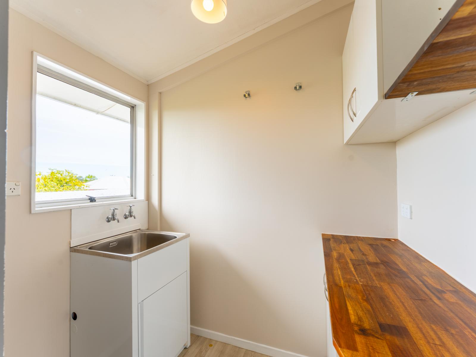 2/23 Baker Street, West End