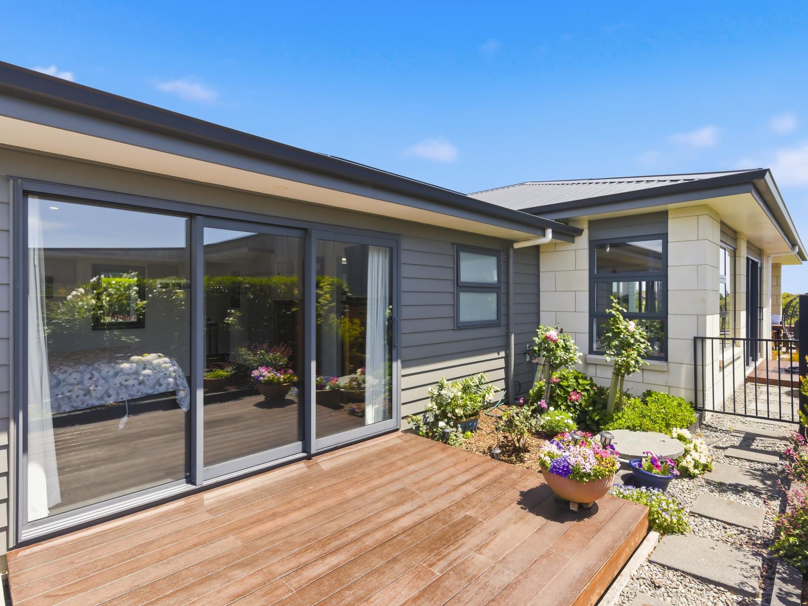 19 Taranui Way, Paraparaumu Beach