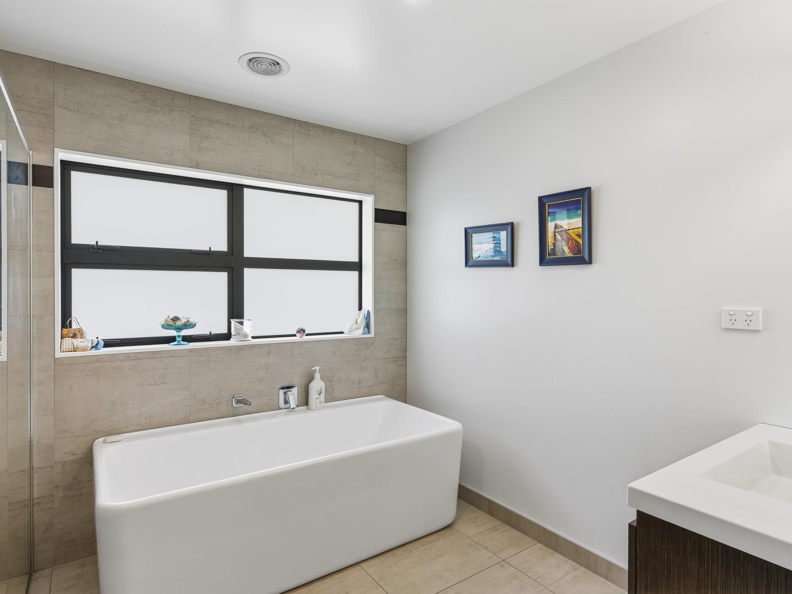 19 Taranui Way, Paraparaumu Beach