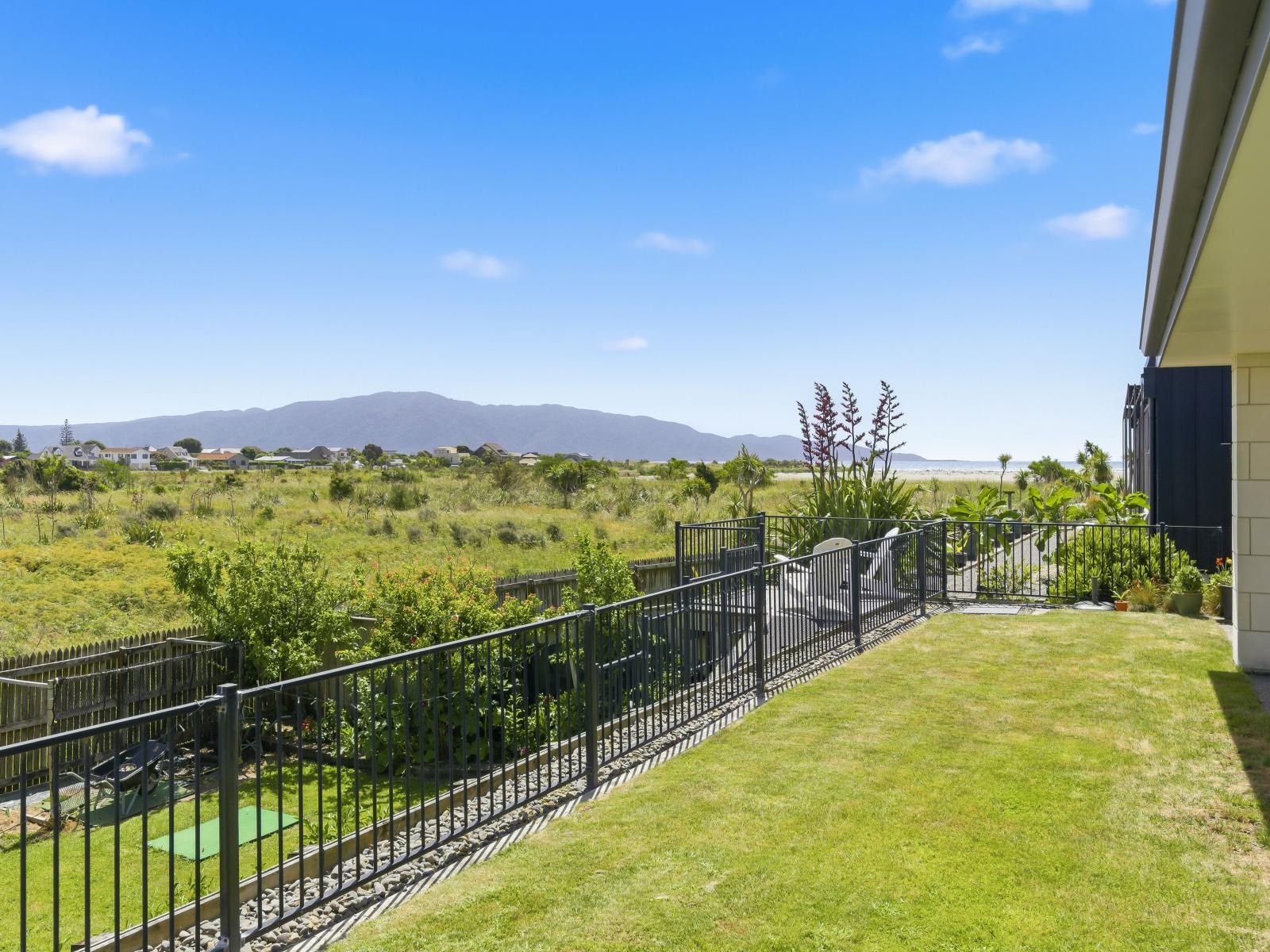 19 Taranui Way, Paraparaumu Beach