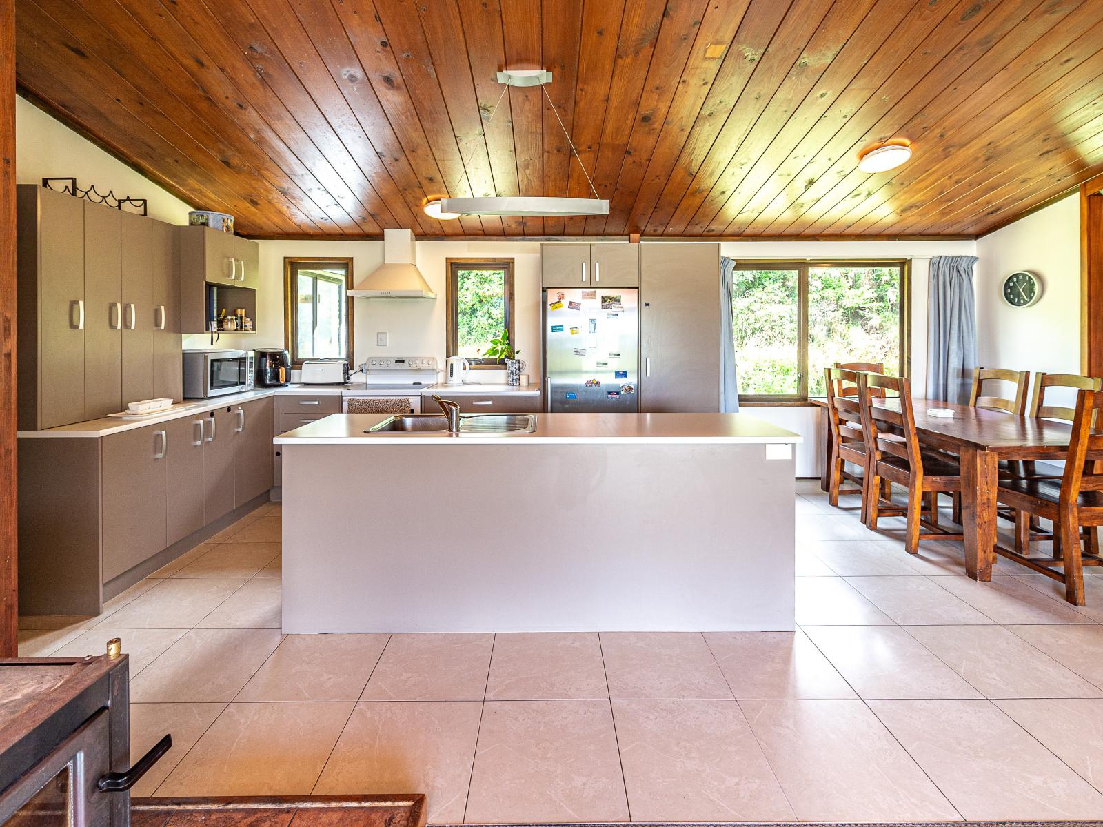 6, 1005B Rangitatau East Road, Kai Iwi